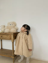 Butter collar coat