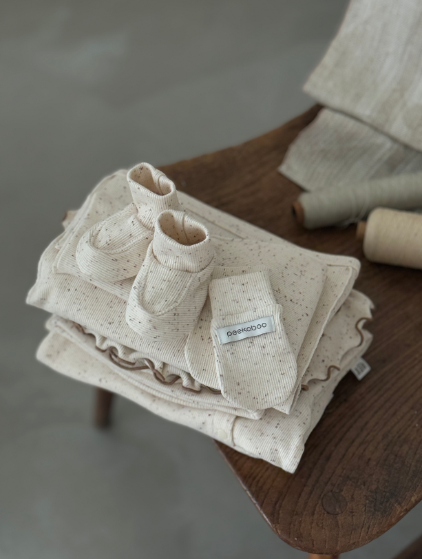 ［peekaboo］Nep frill bib