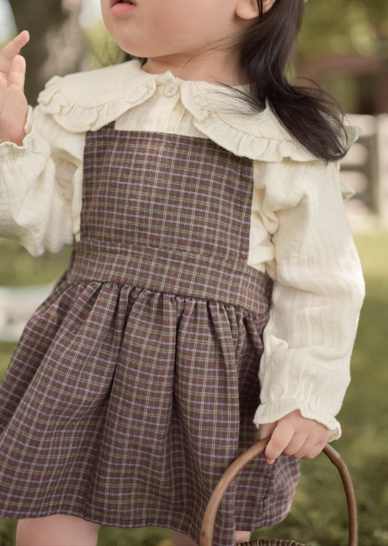 Sara collar blouse