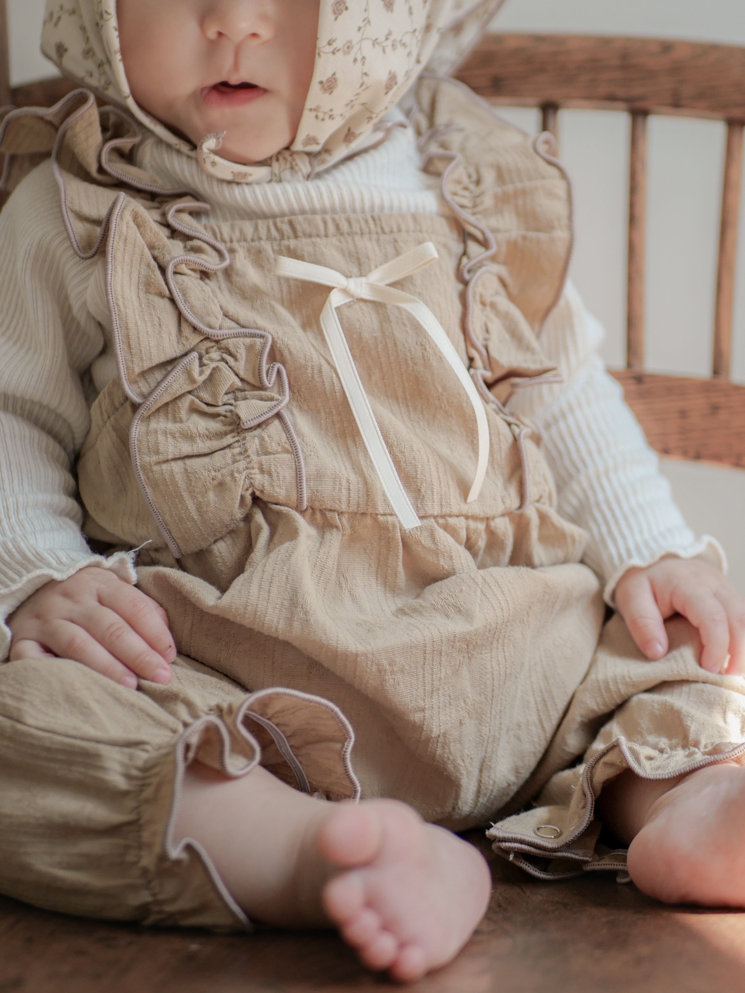 Wing frill suit