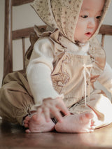 Wing frill suit