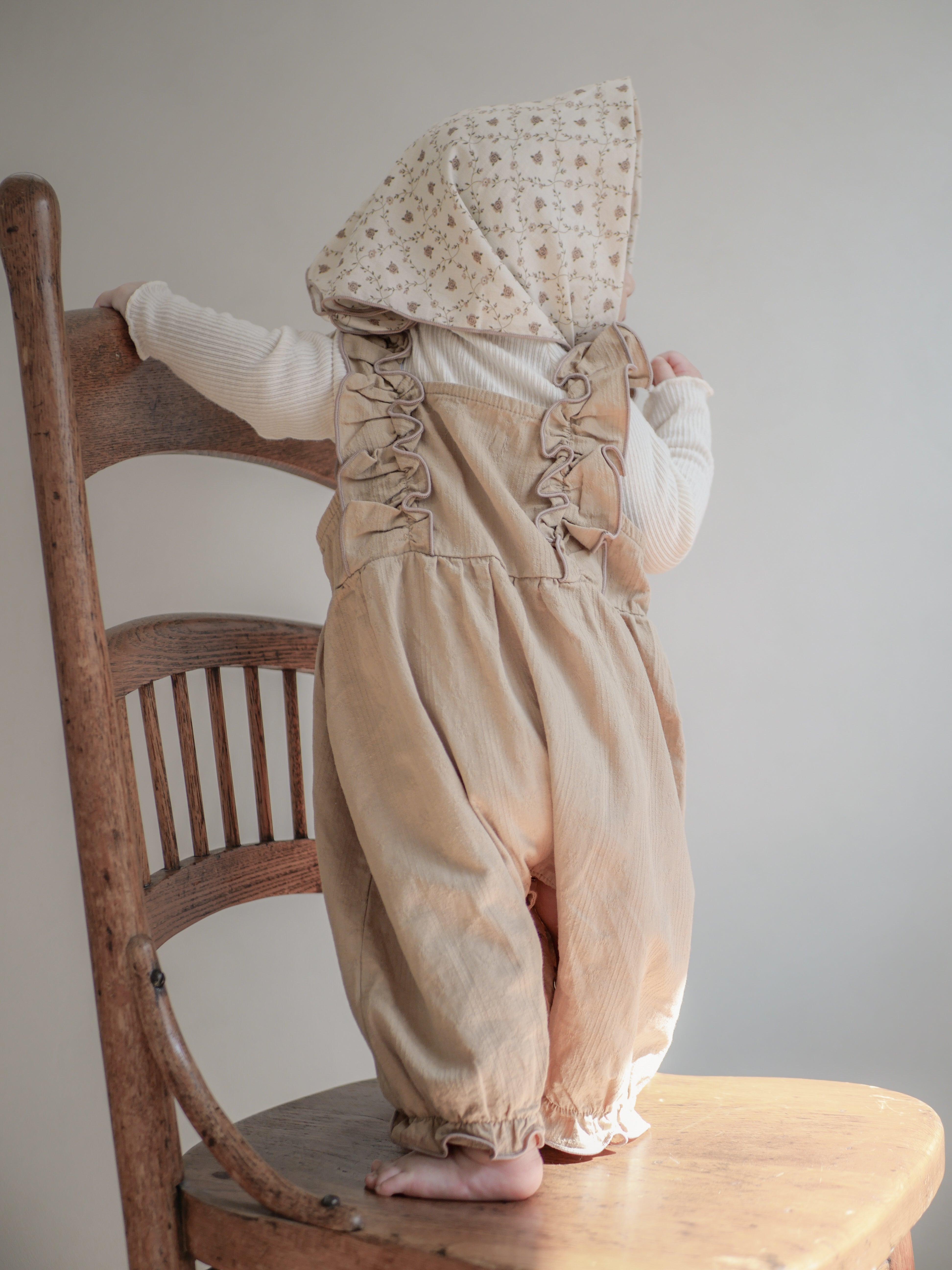 Wing frill suit