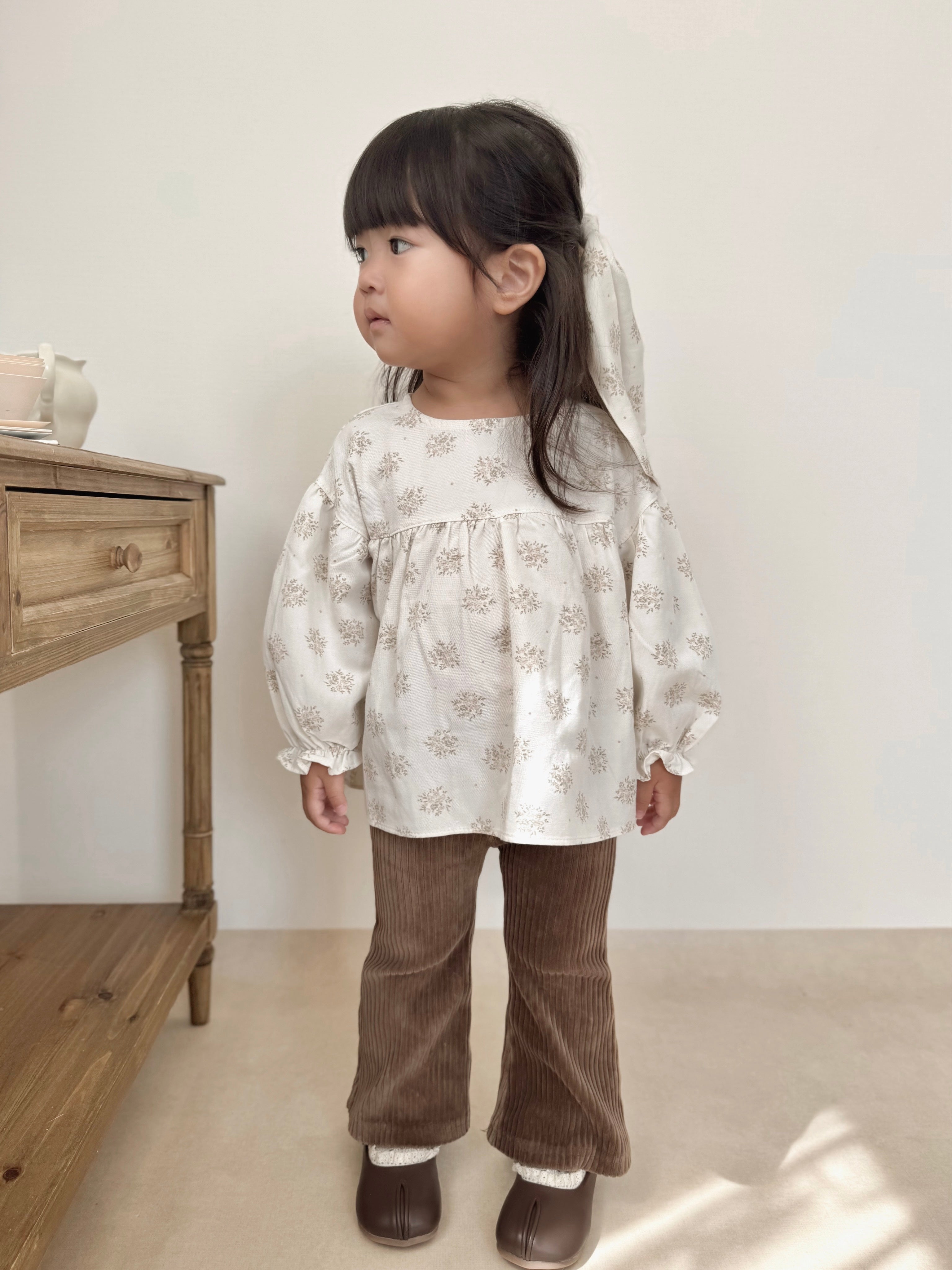 Flower shirring blouse