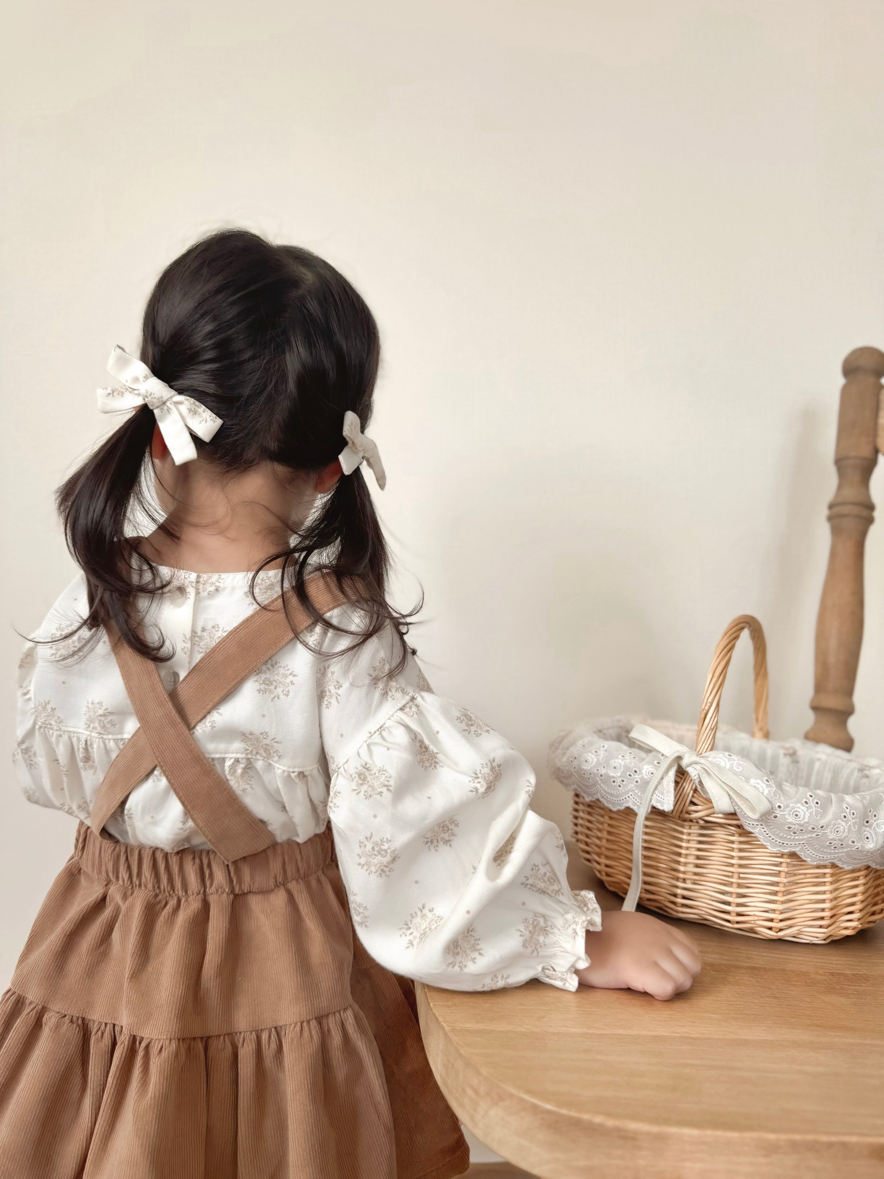 Flower shirring blouse