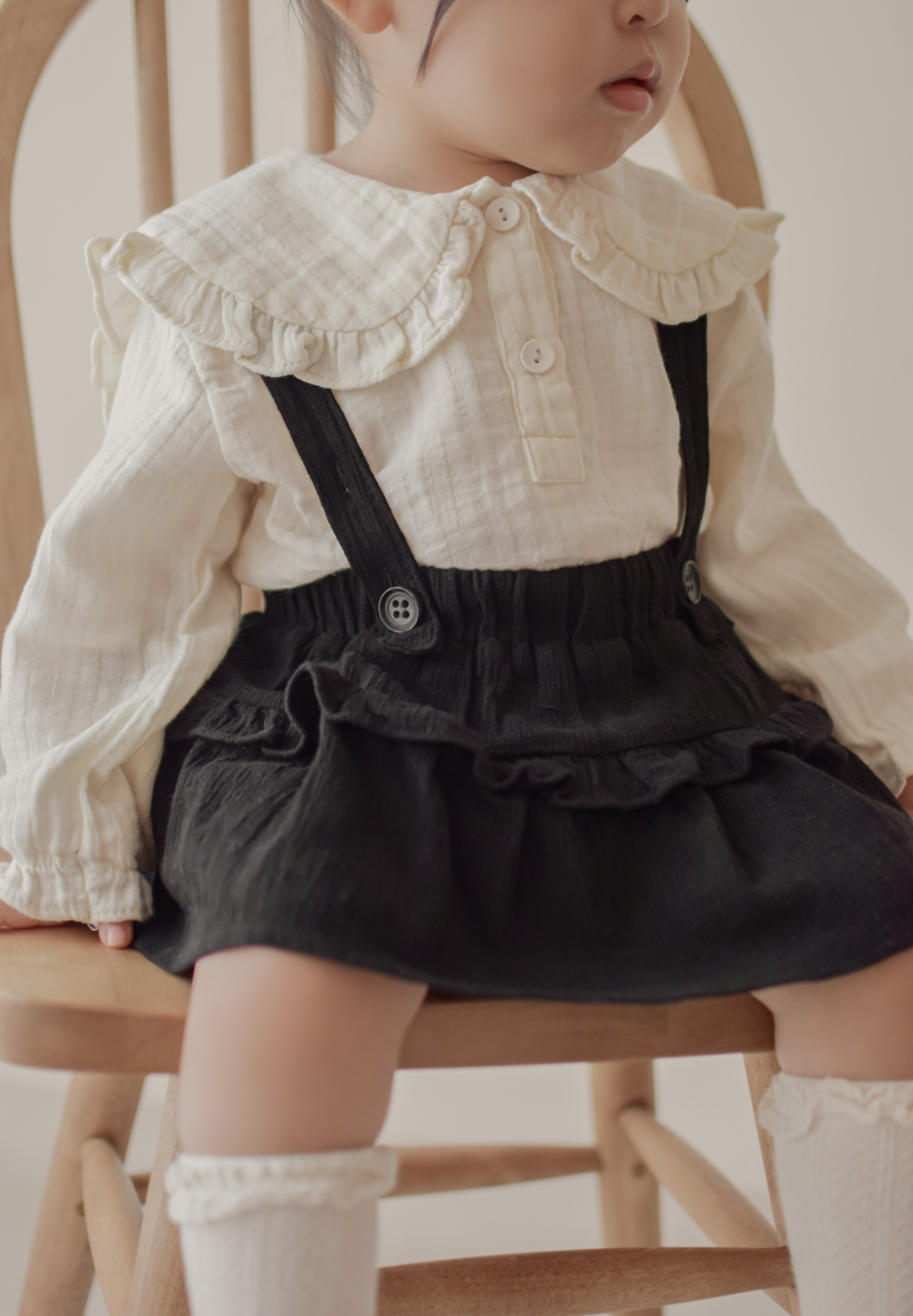Sara collar blouse
