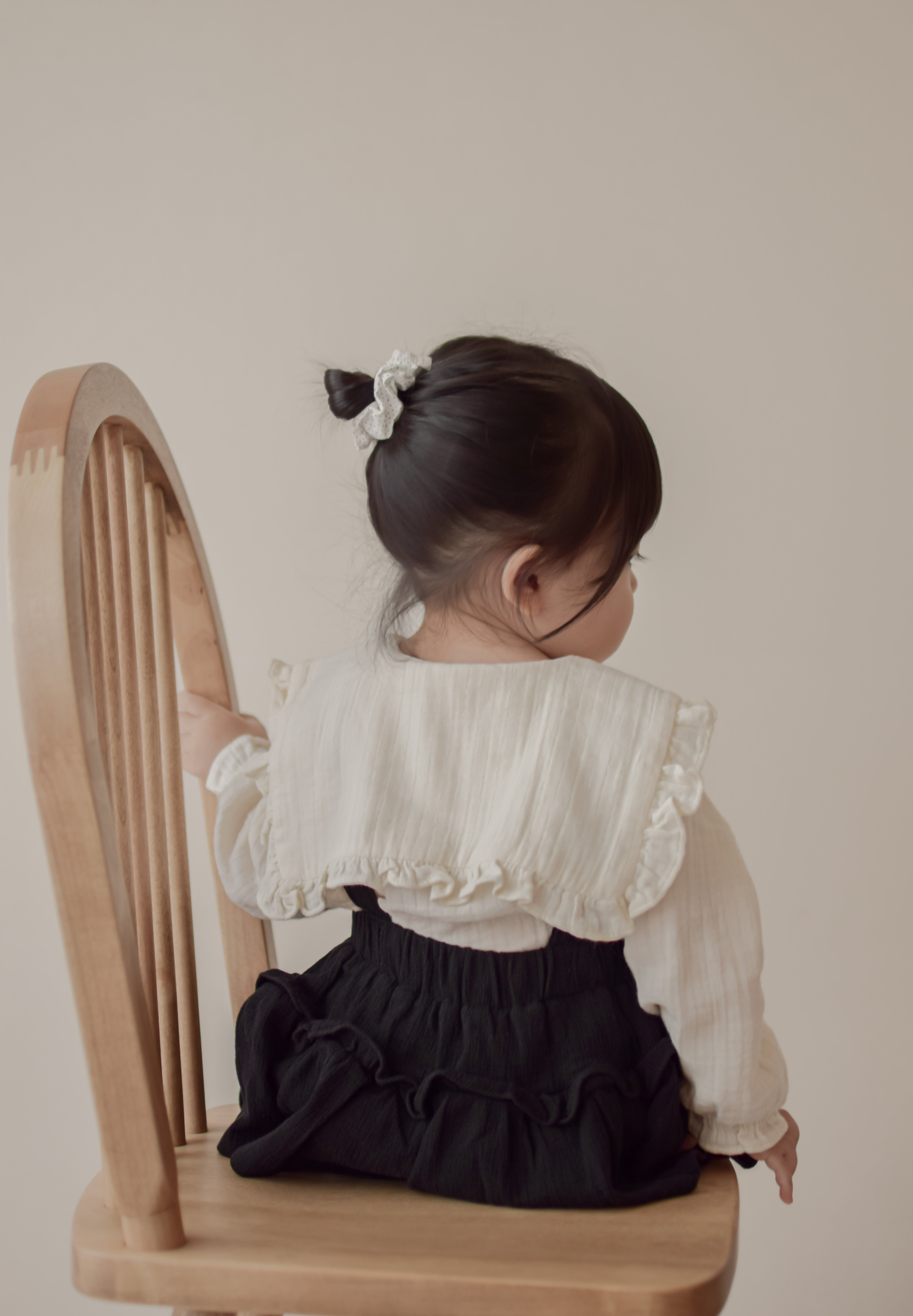Sara collar blouse
