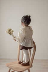 Suede ribbon strap shoes