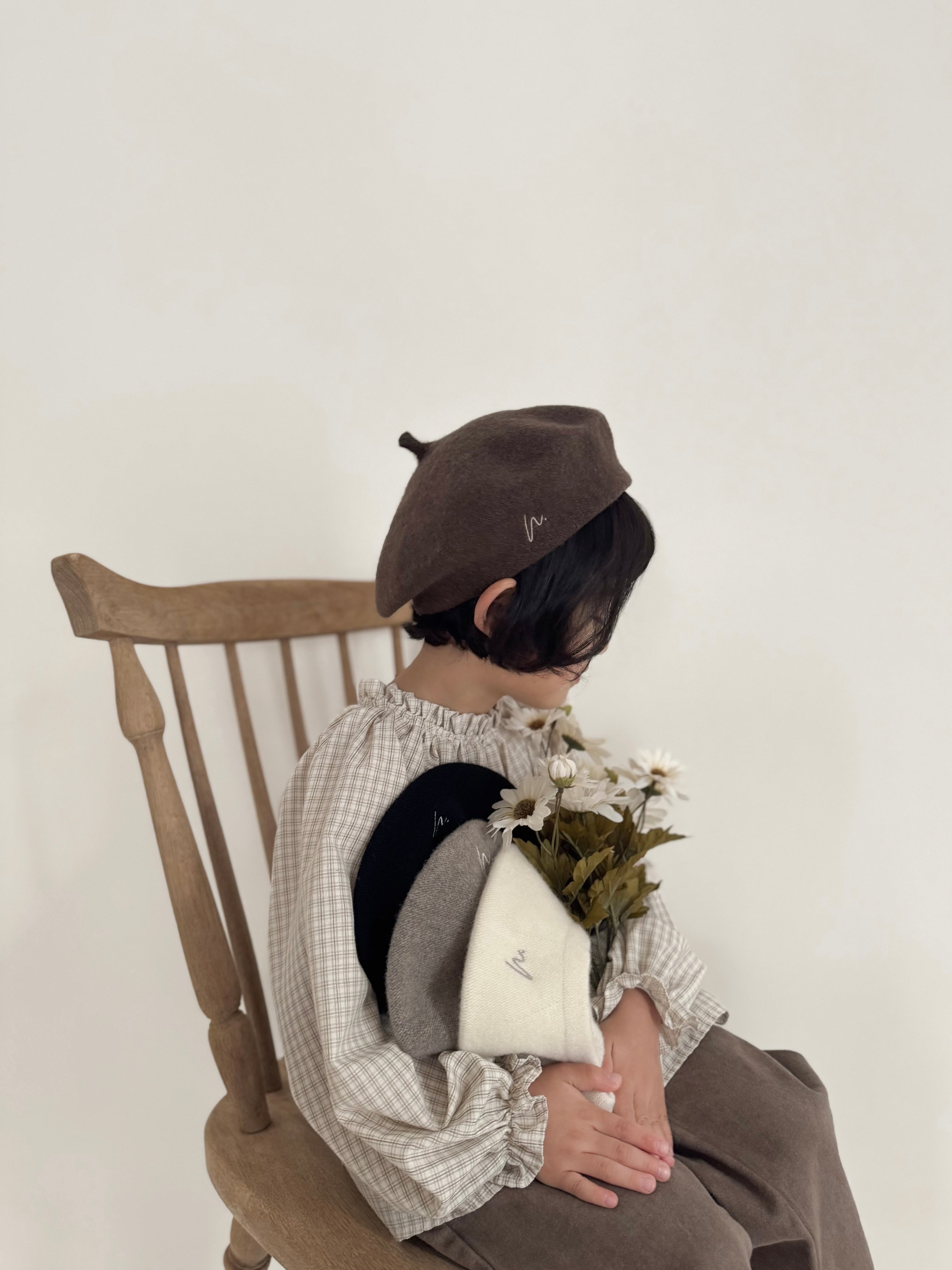 *Noeul.made* N. wool beret