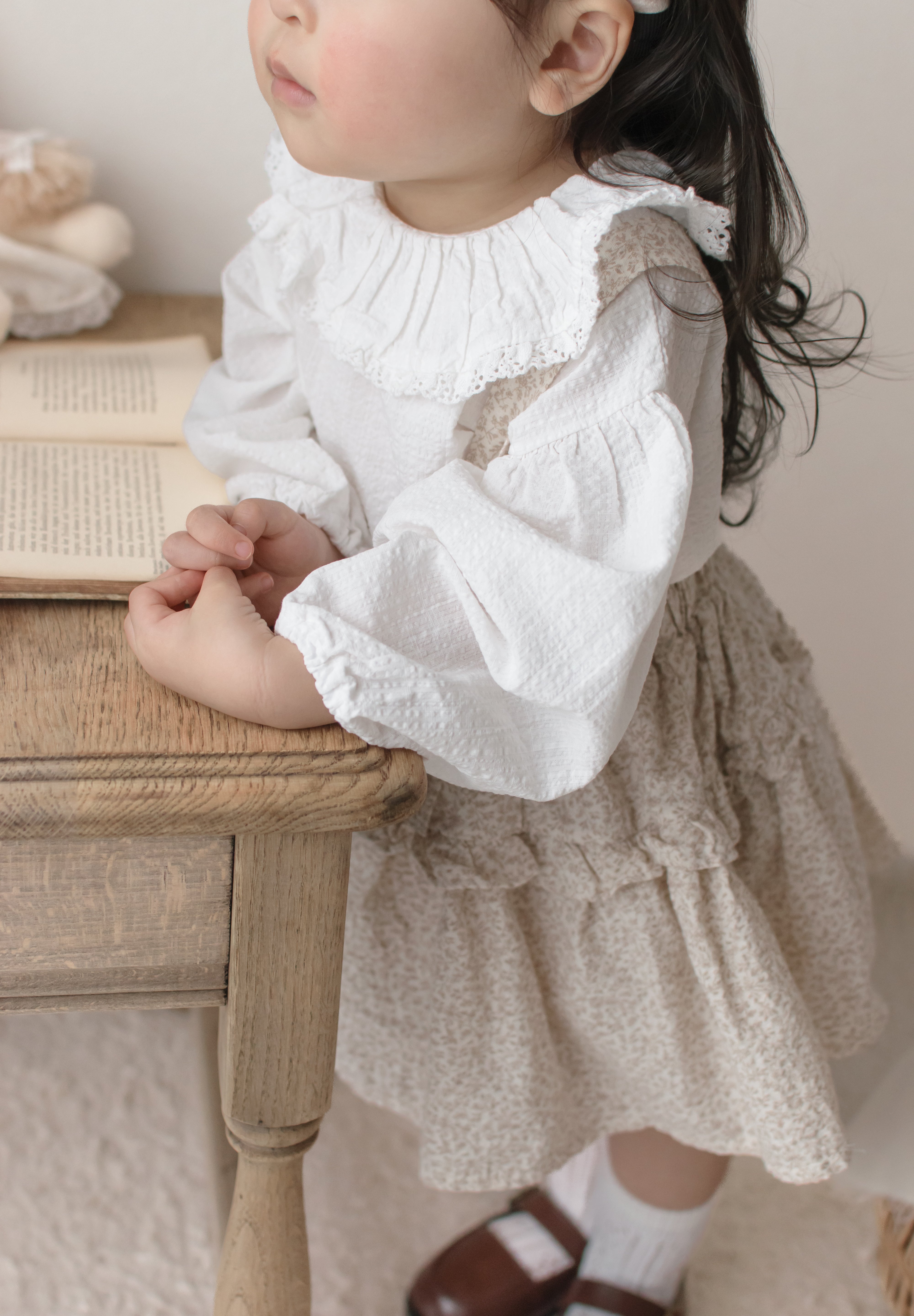 Dobby frill suspender skirt