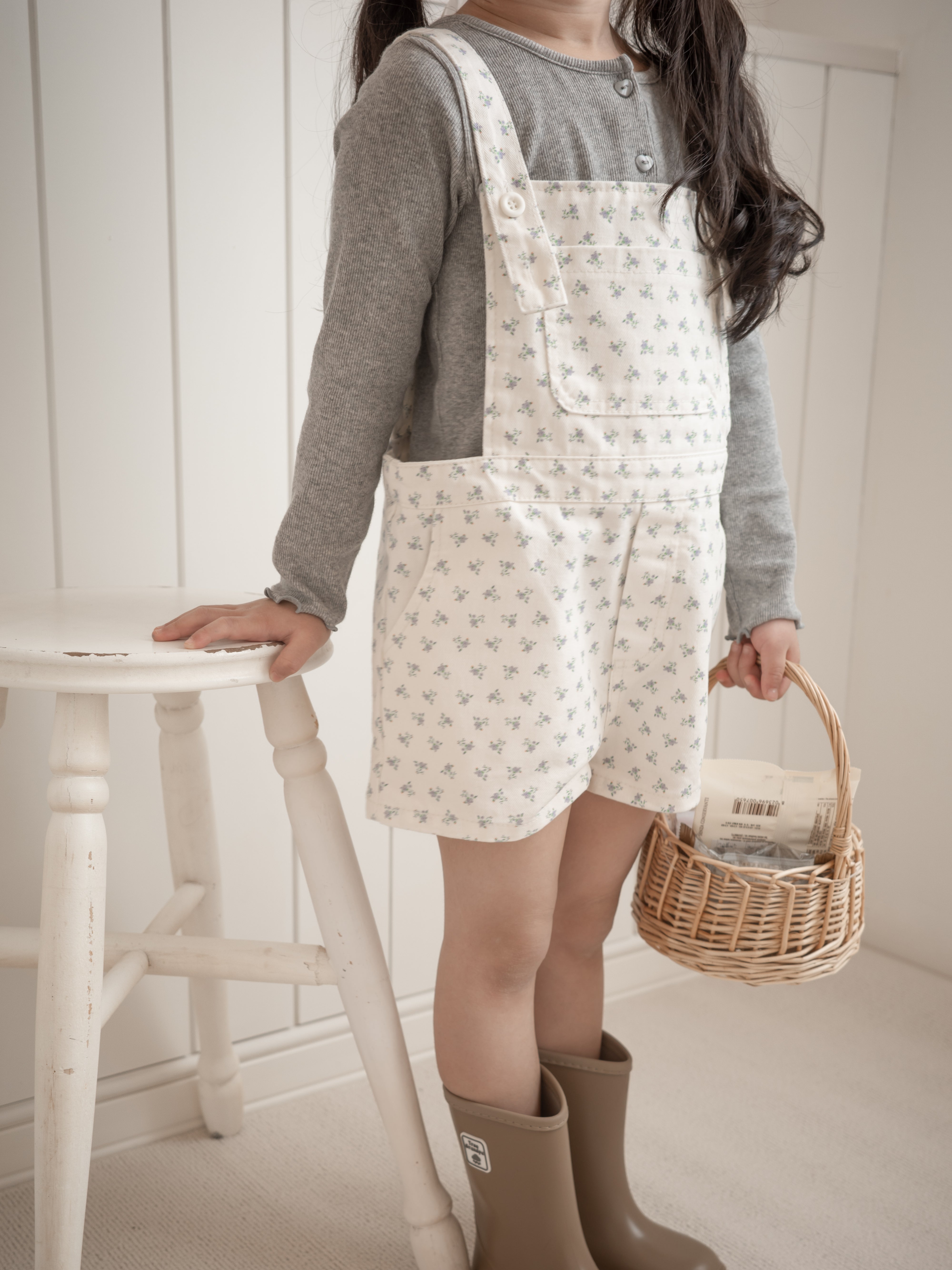 Heart button cross tee