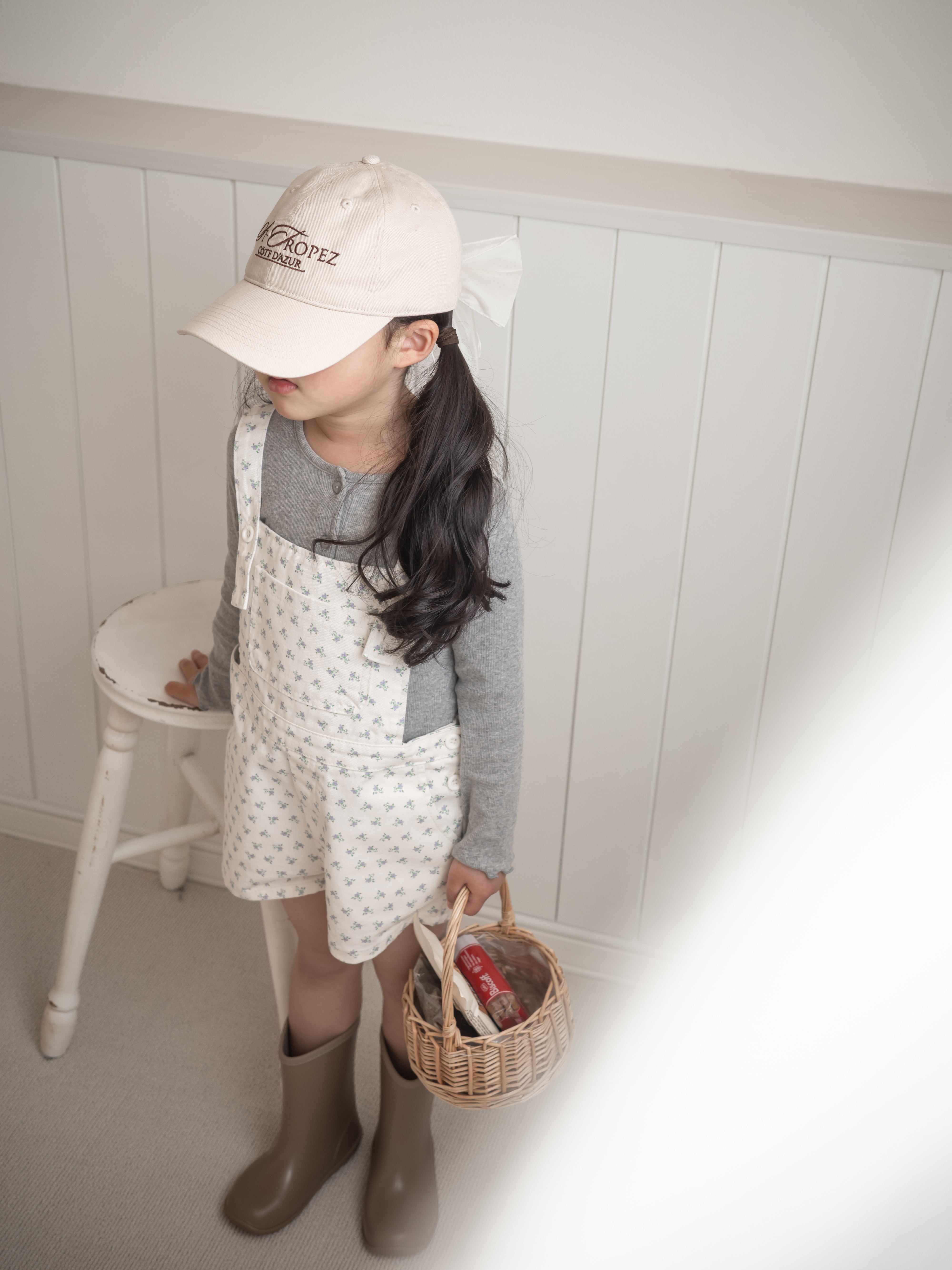 Heart button cross tee