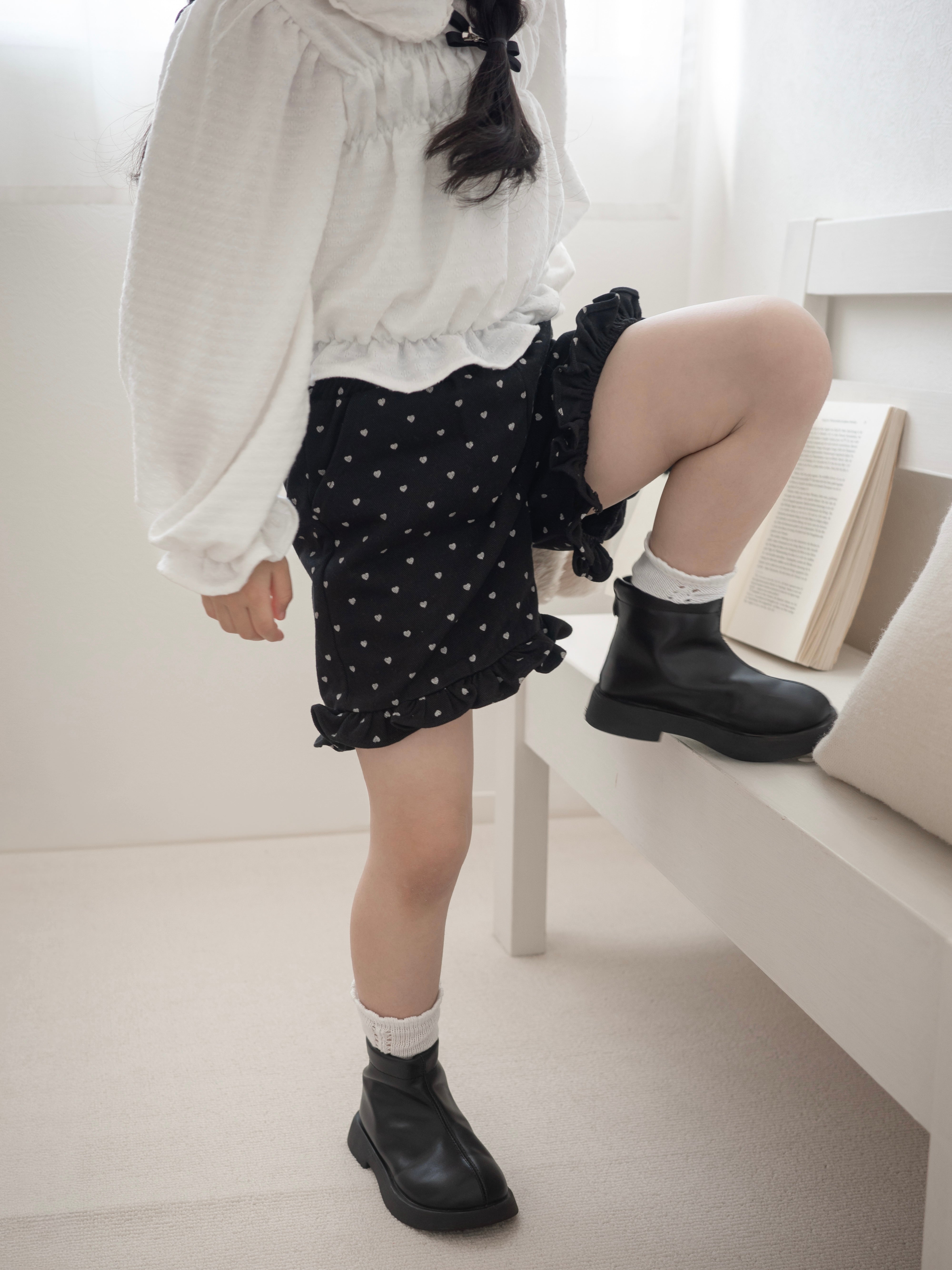Frill short pants