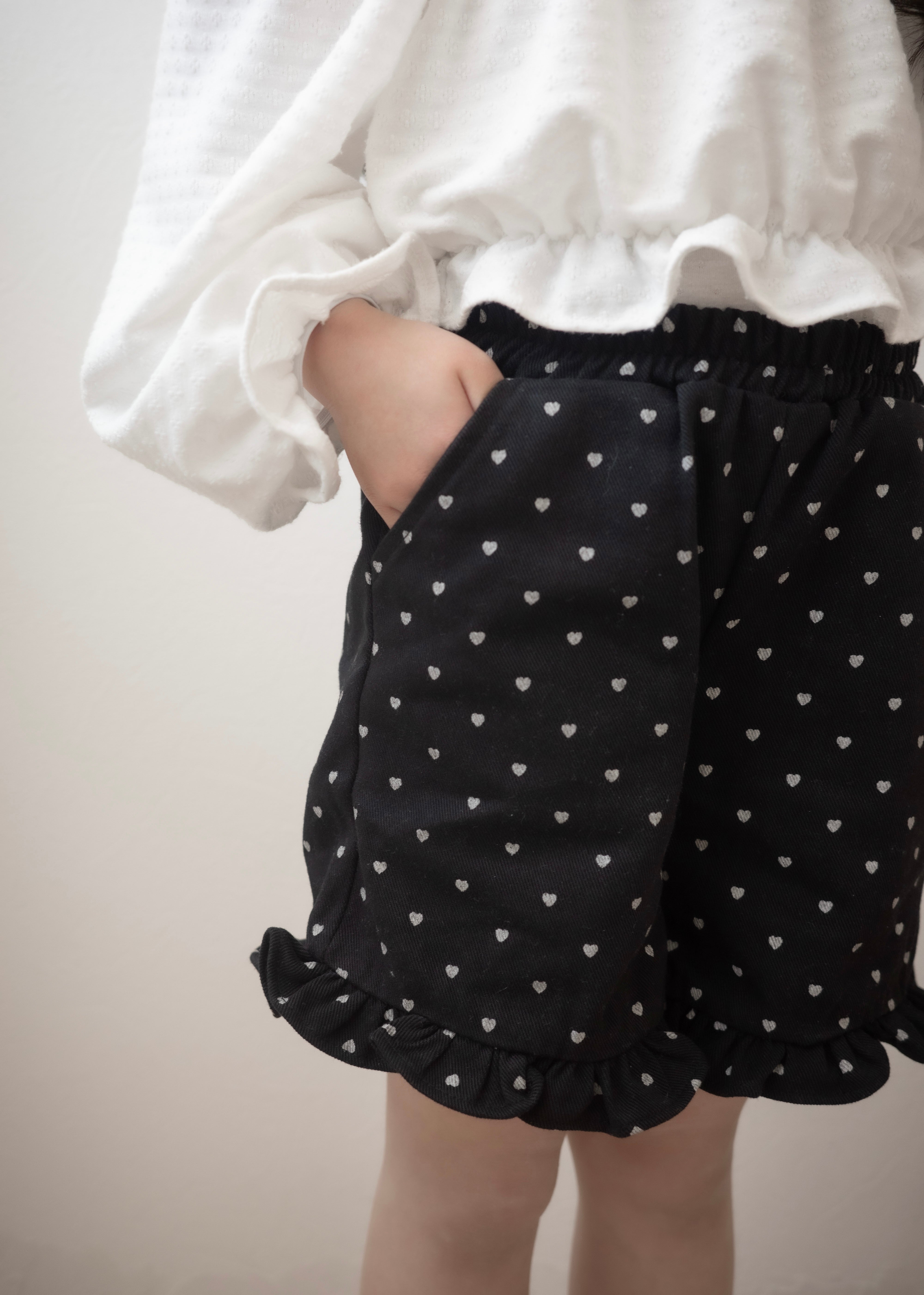 Frill short pants