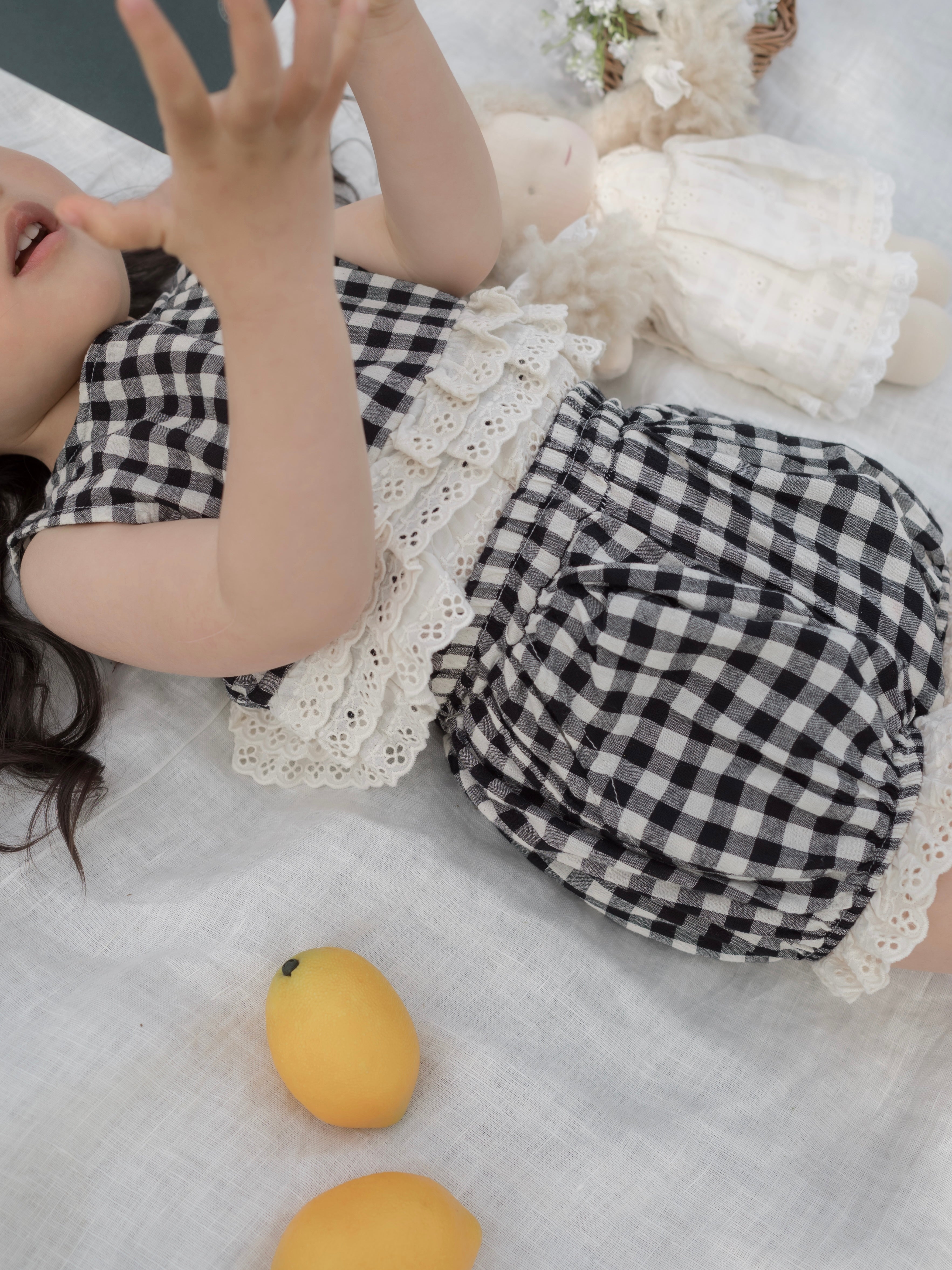Check lace balloon pants