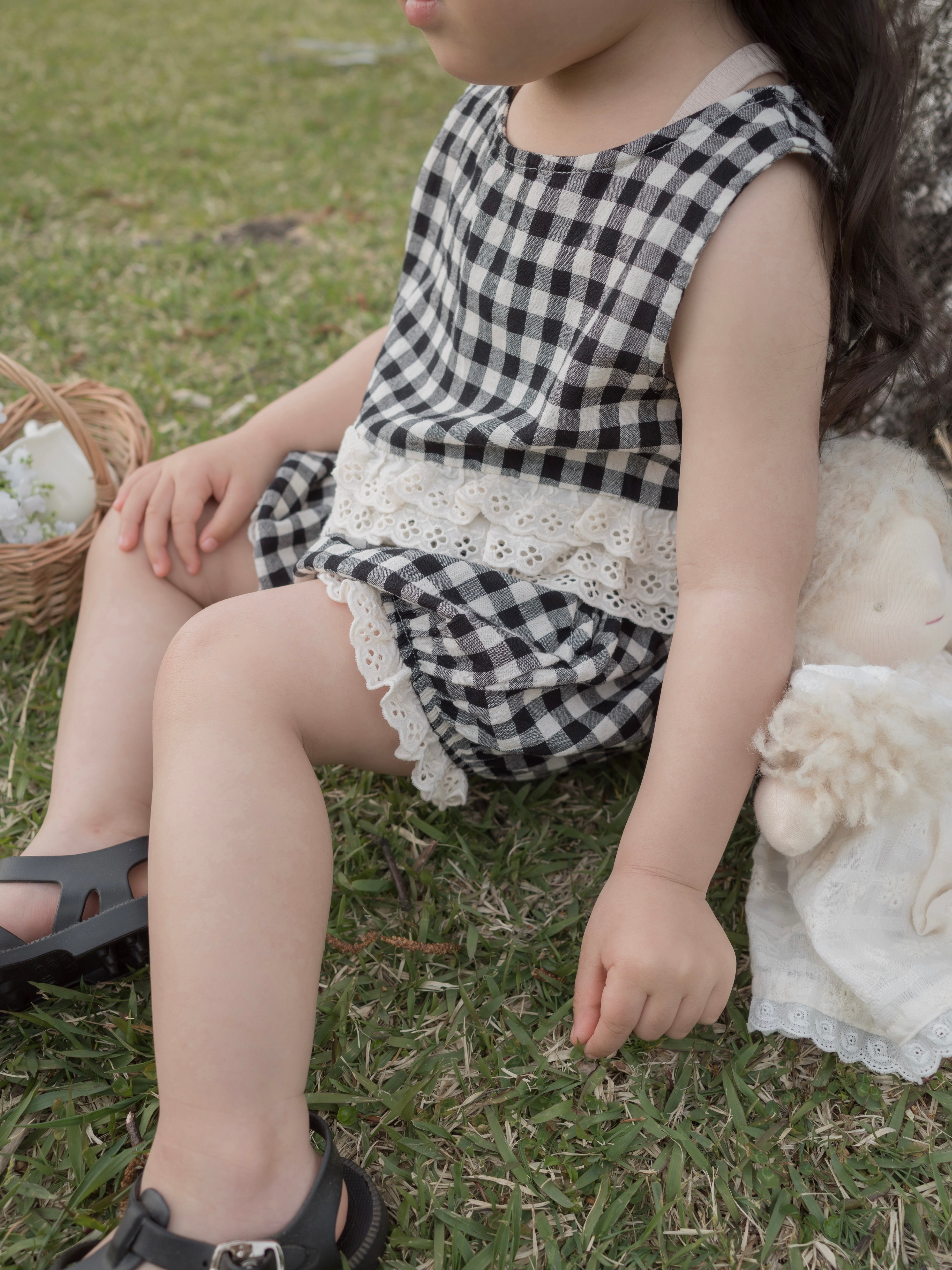 Check lace balloon pants
