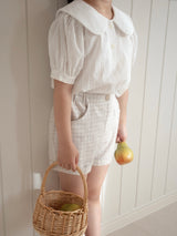 Seashell collar blouse