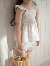 Seashell frill blouse