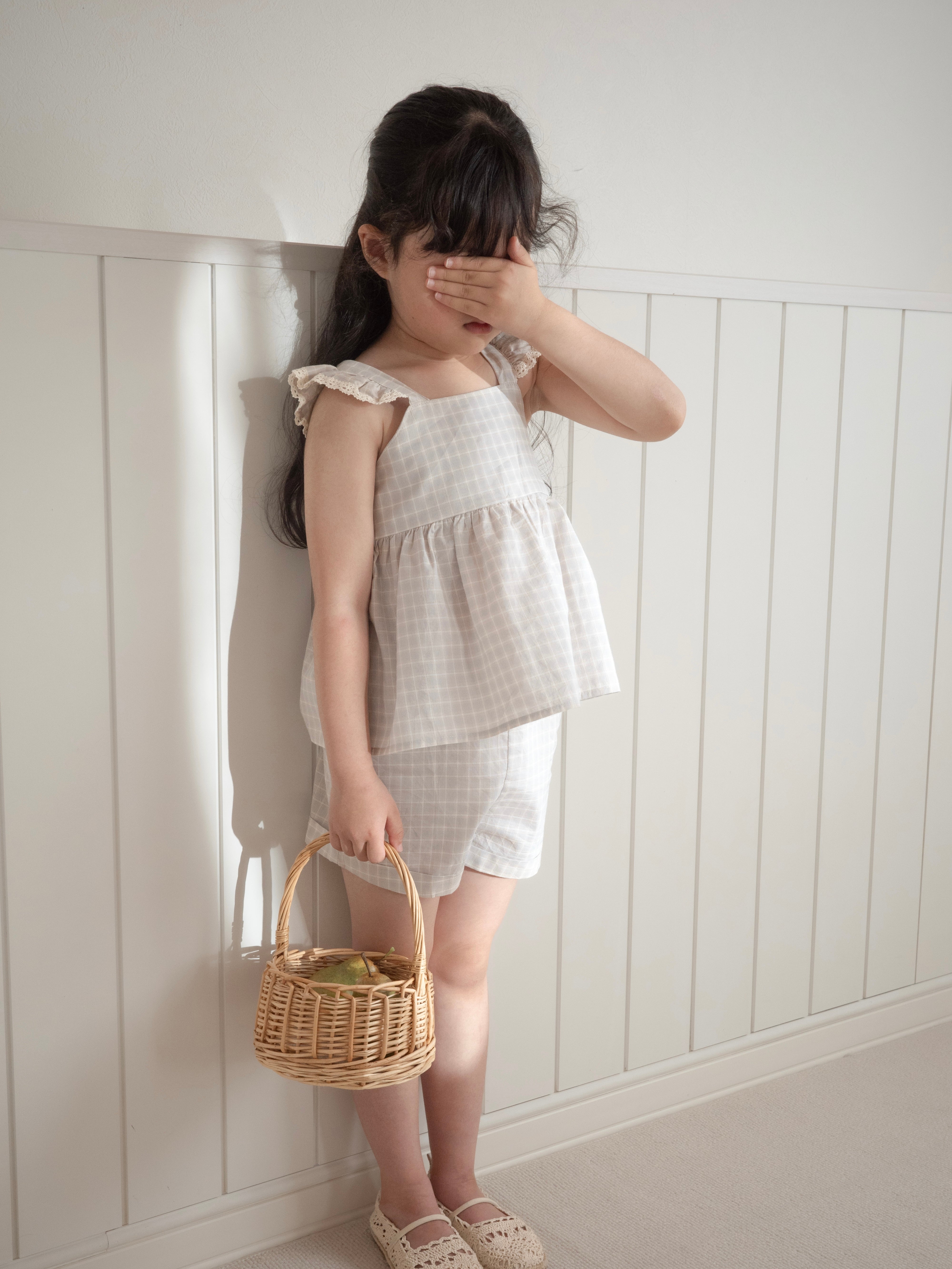 Seashell frill blouse