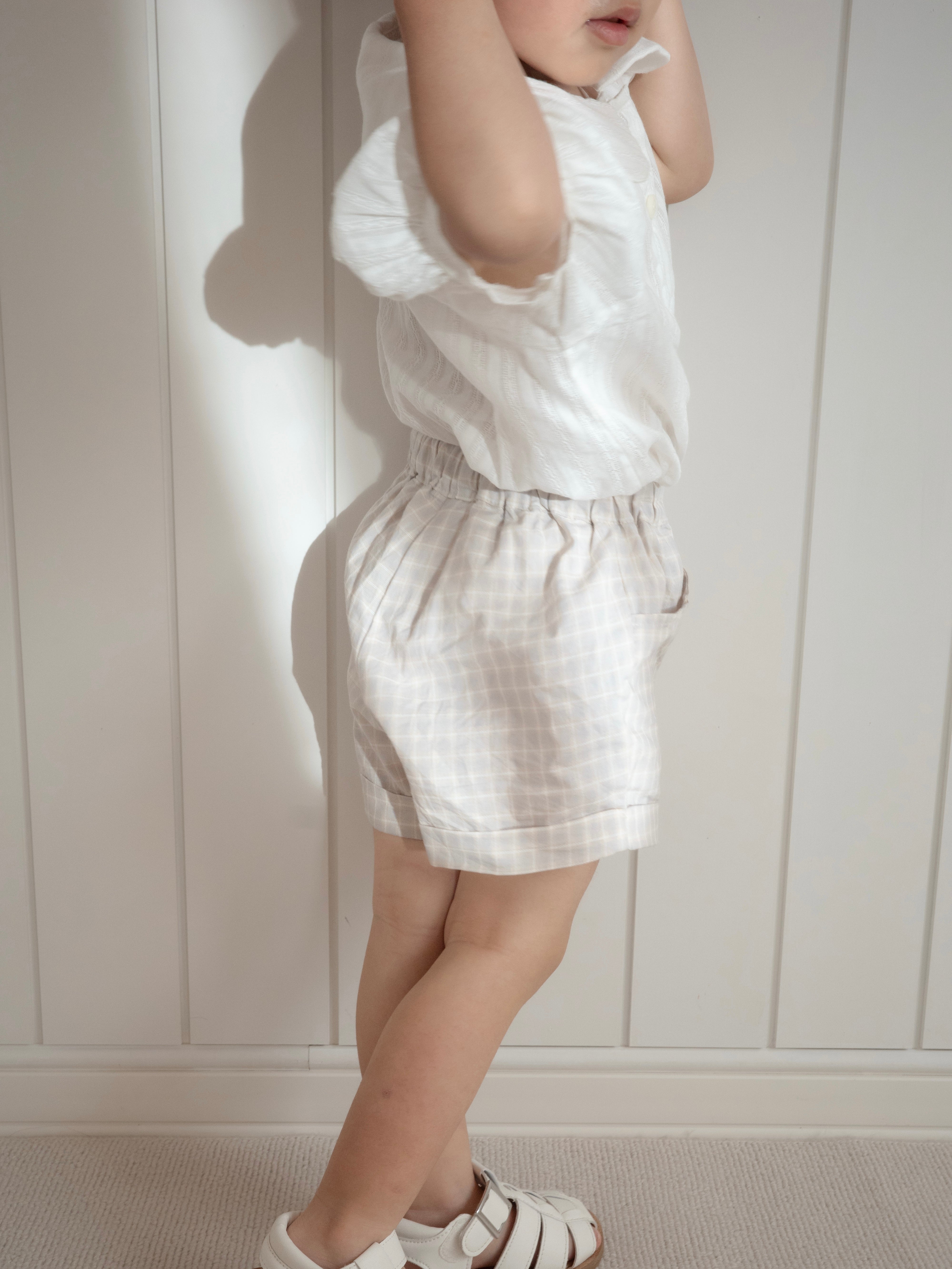 Seashell collar blouse
