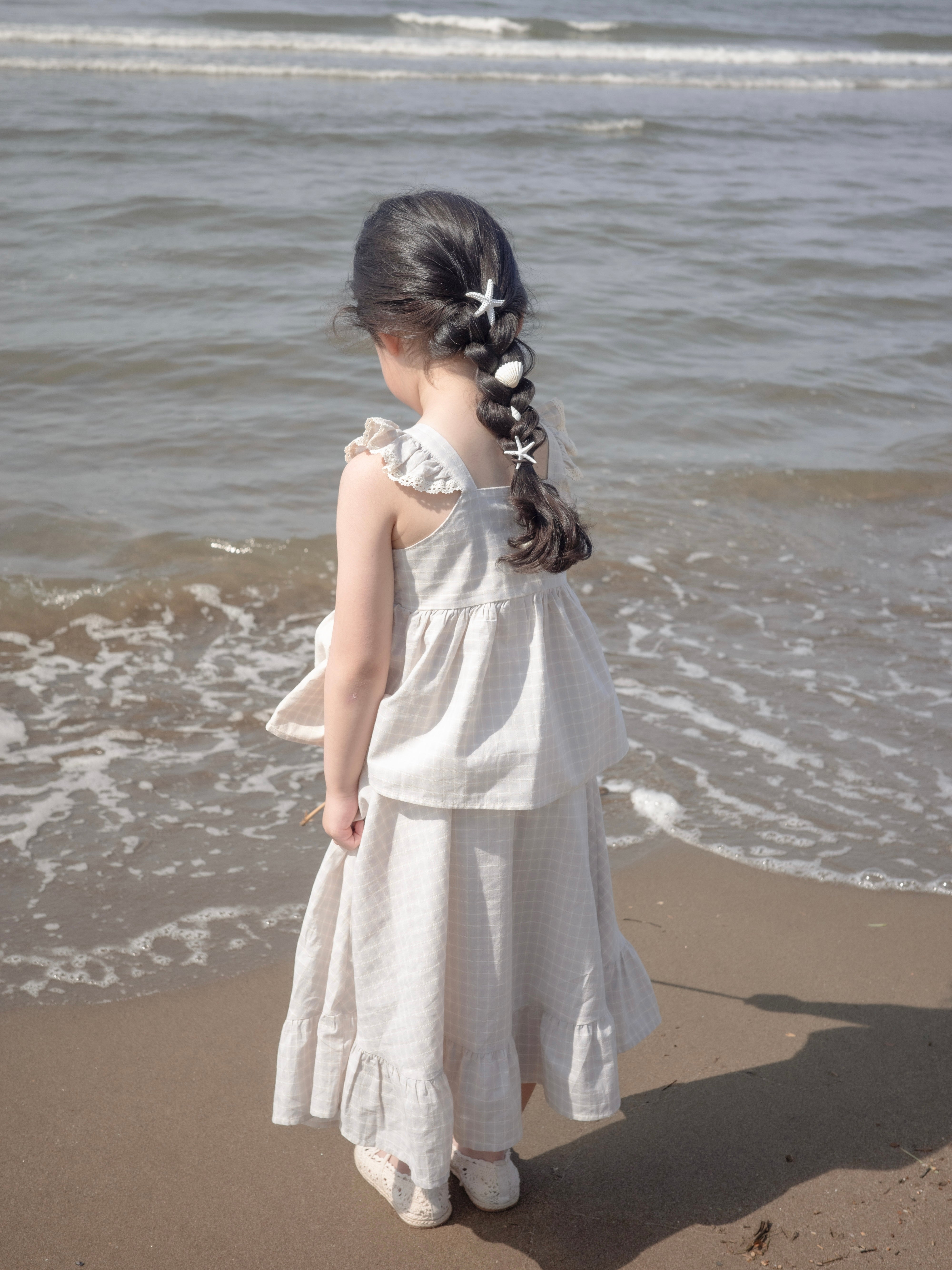 Seashell frill blouse