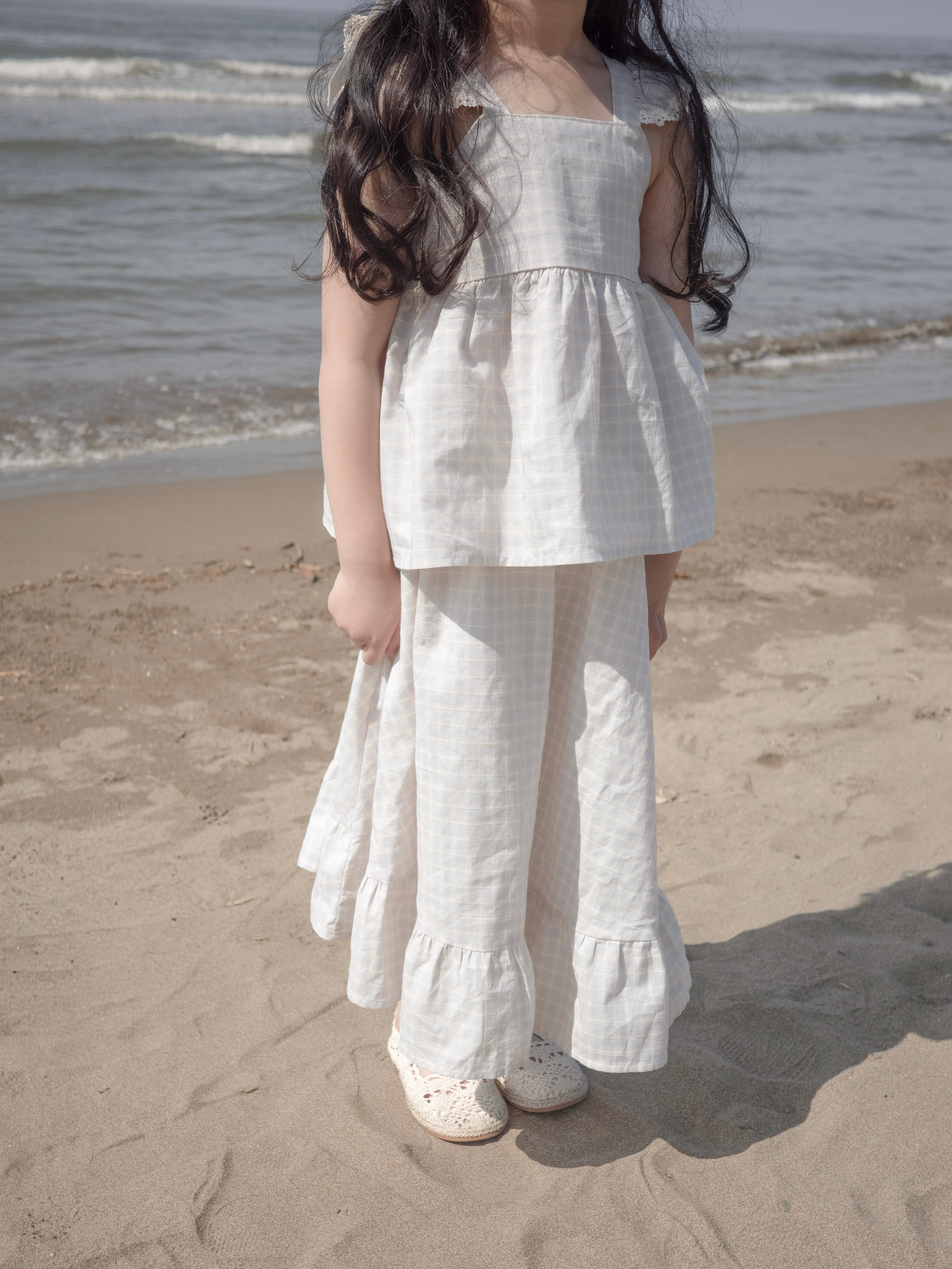 Seashell frill blouse