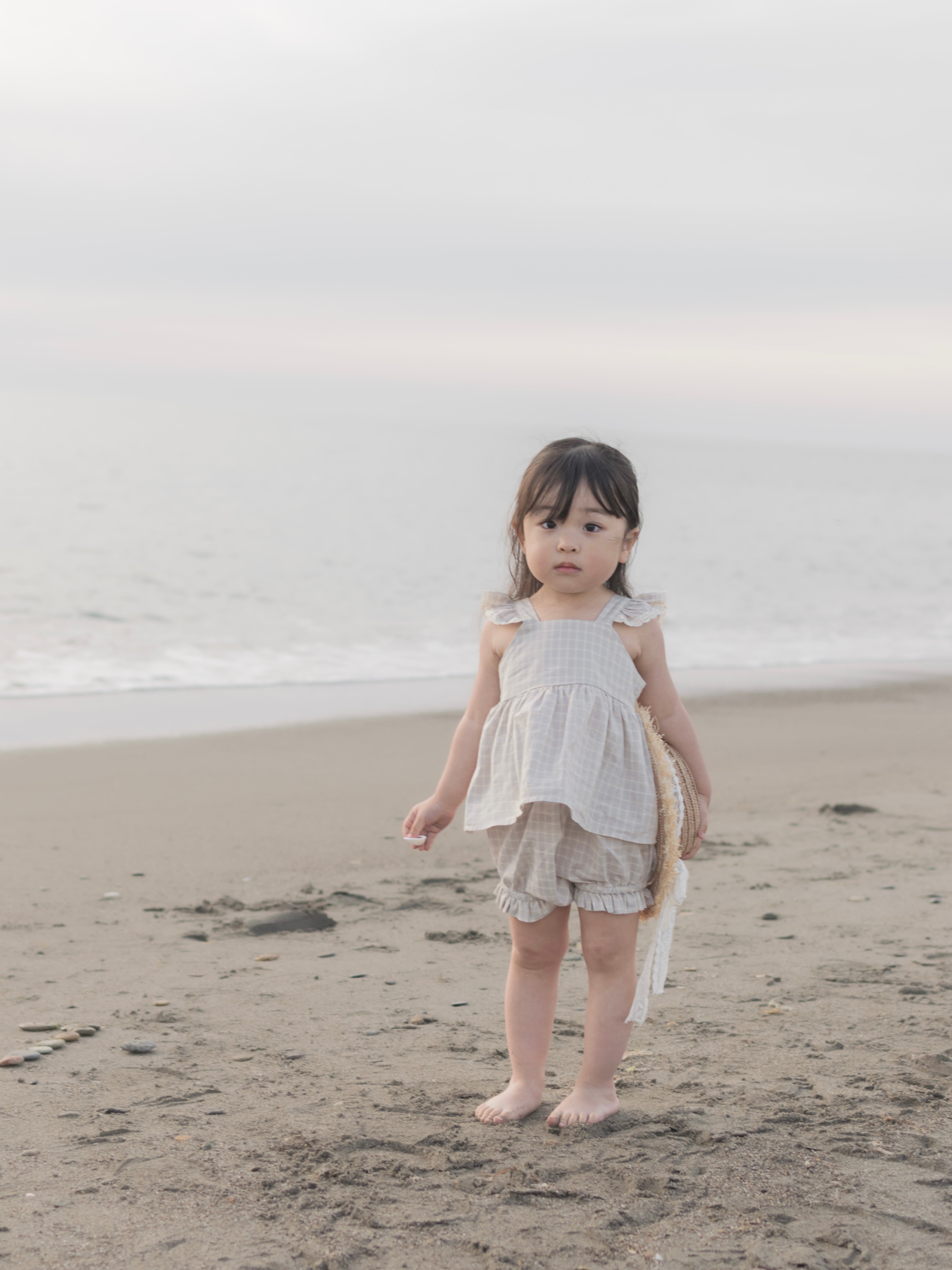 Seashell frill blouse