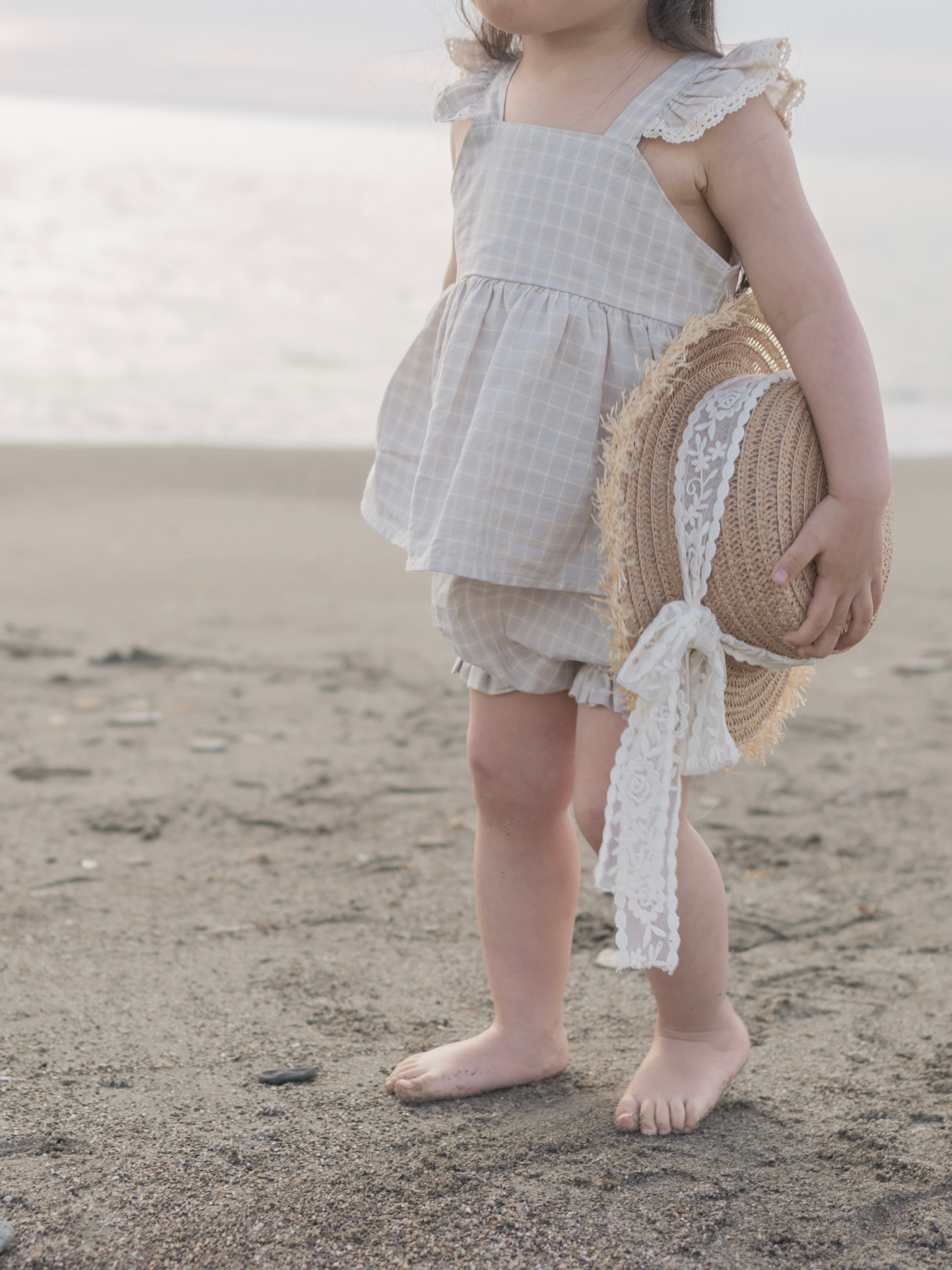 Seashell frill blouse