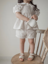Seashell frill blouse