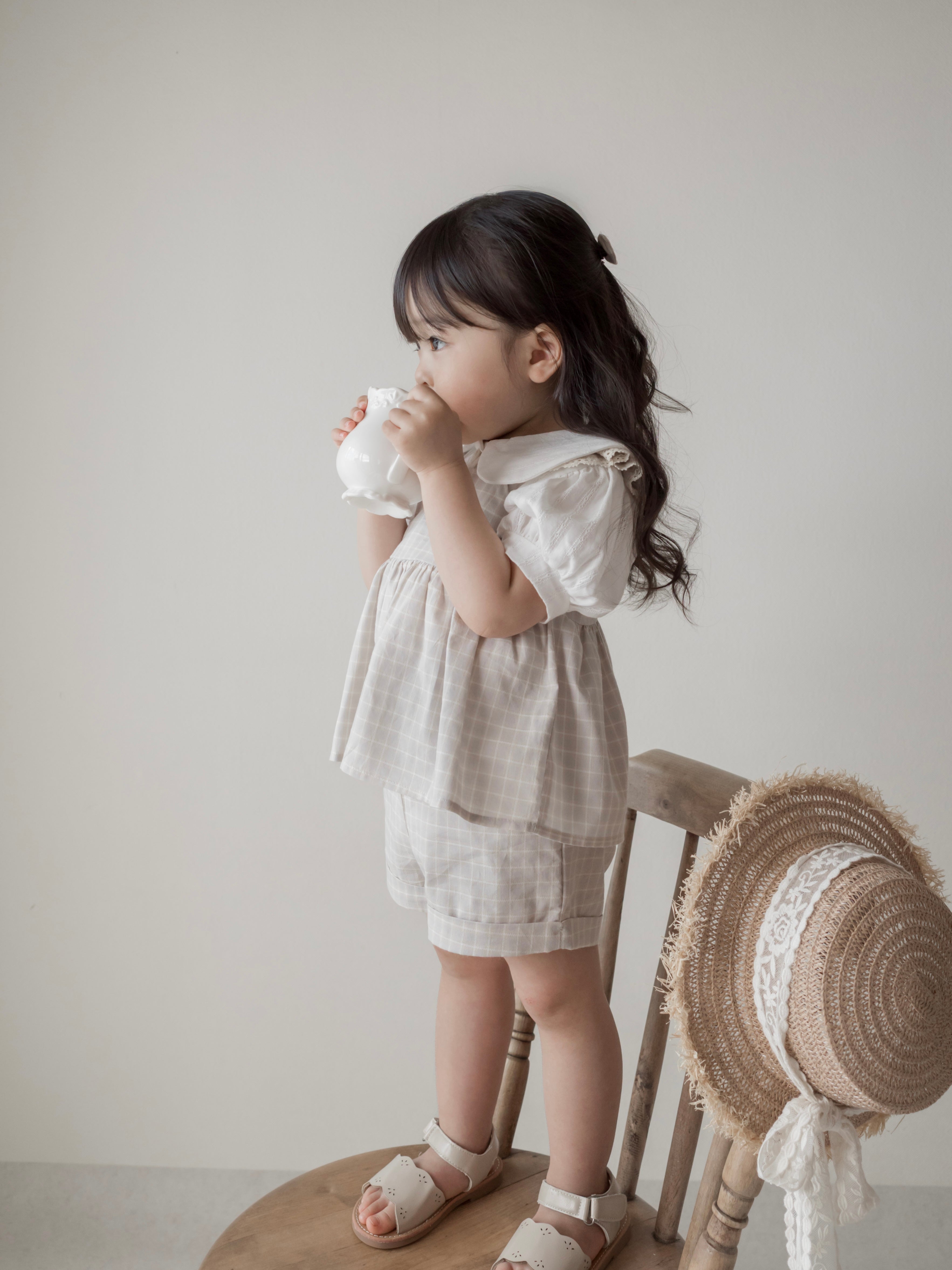 Seashell collar blouse