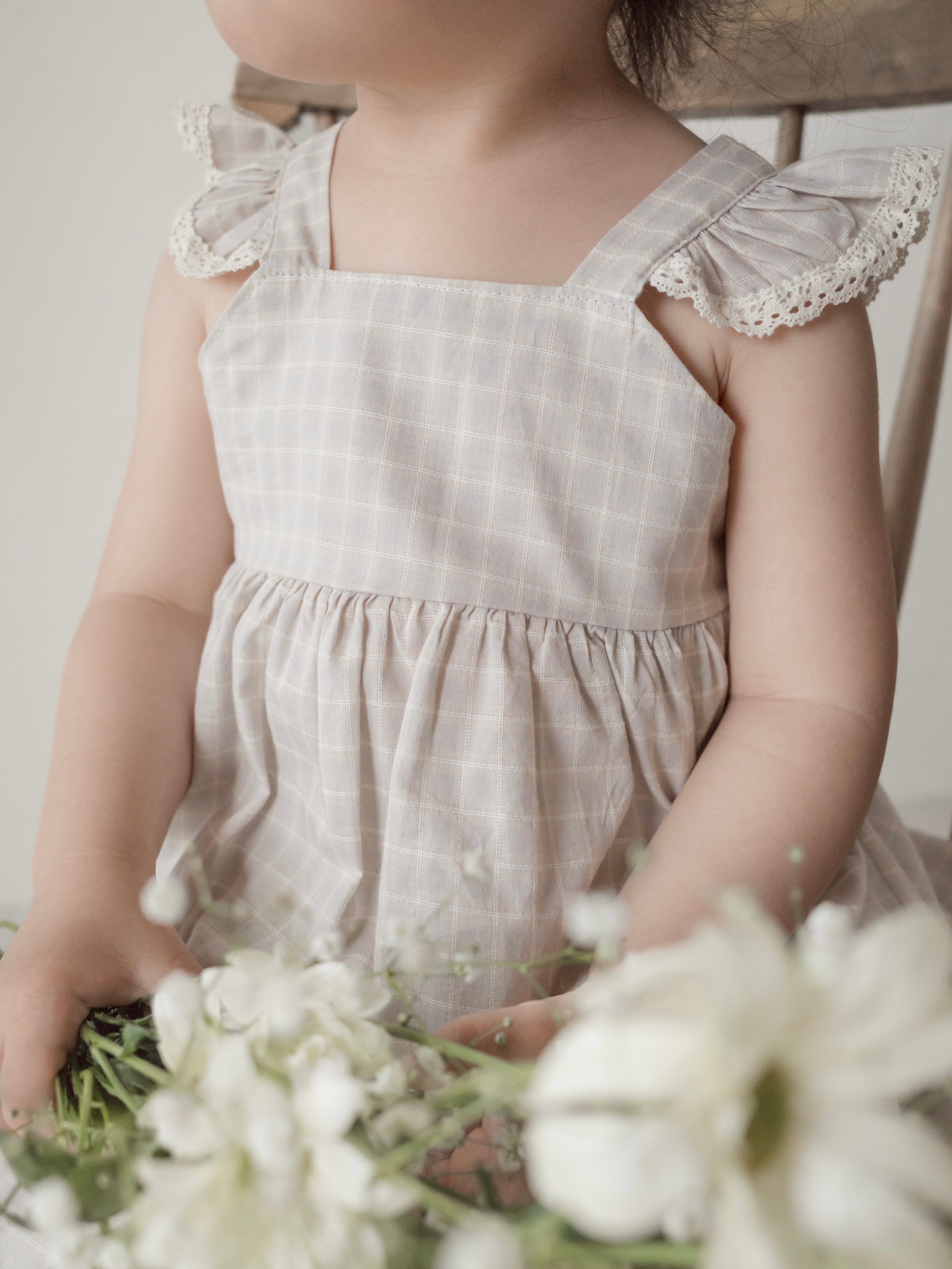 Seashell frill blouse