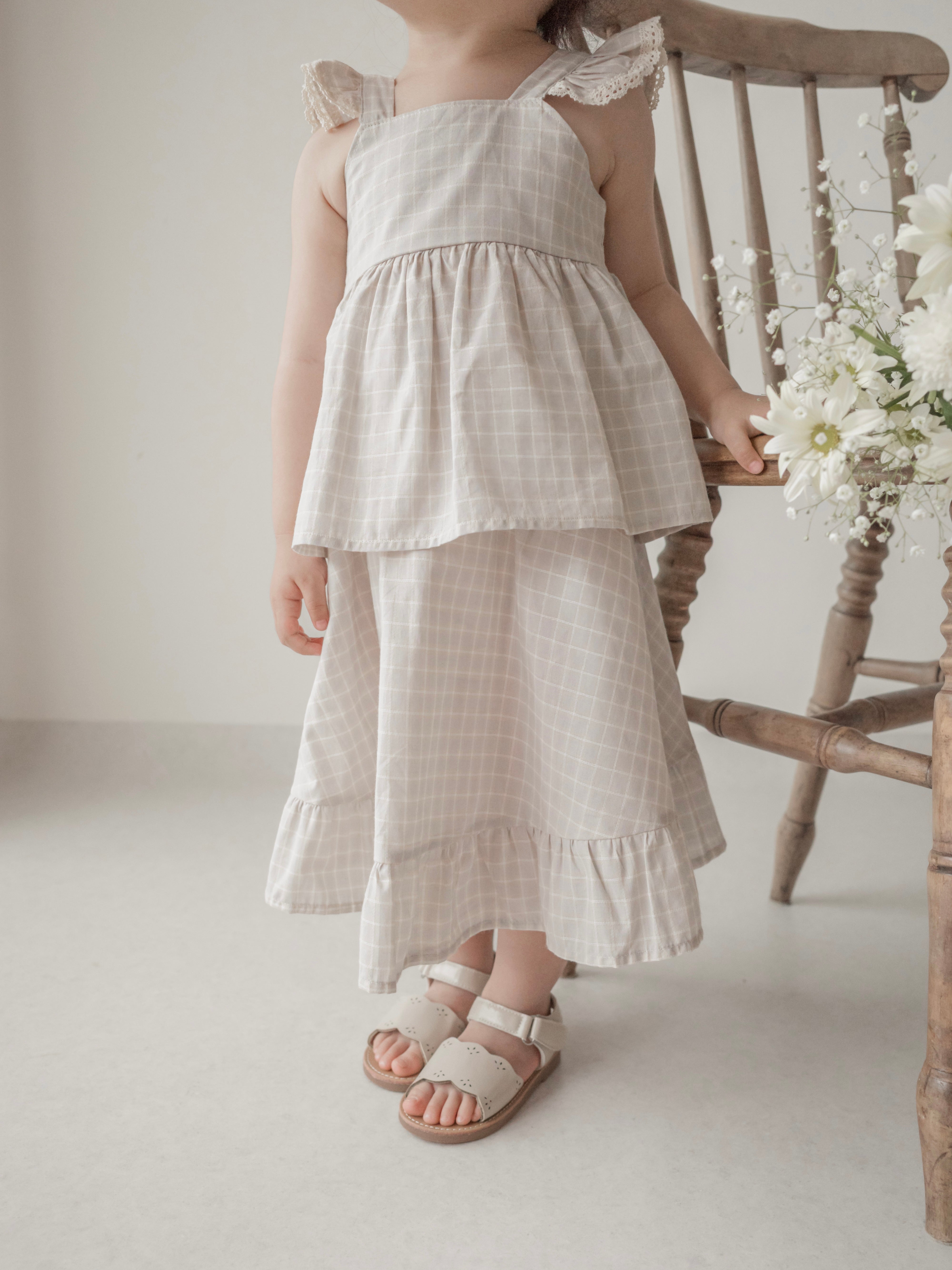 Seashell frill blouse