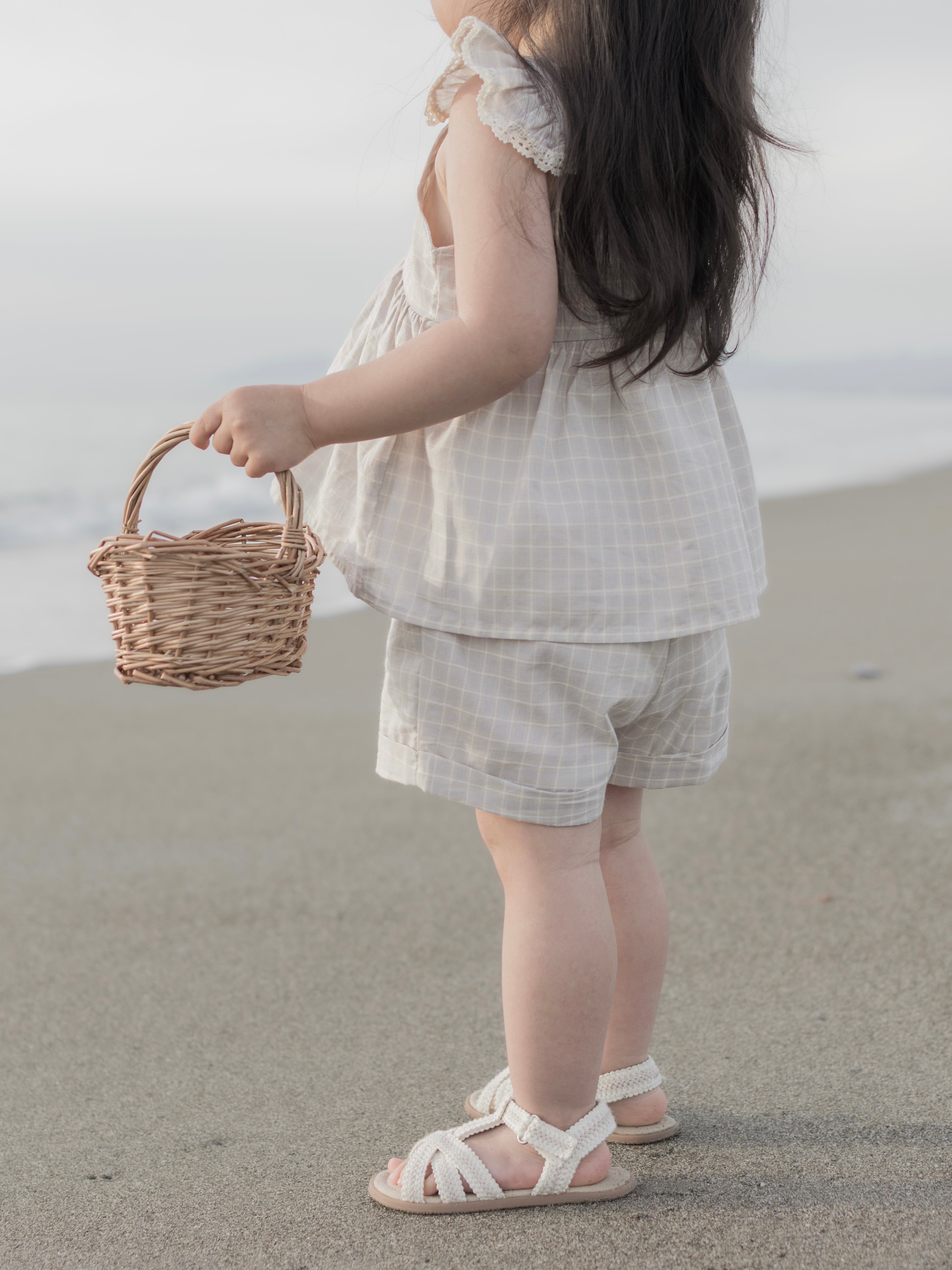 Seashell frill blouse