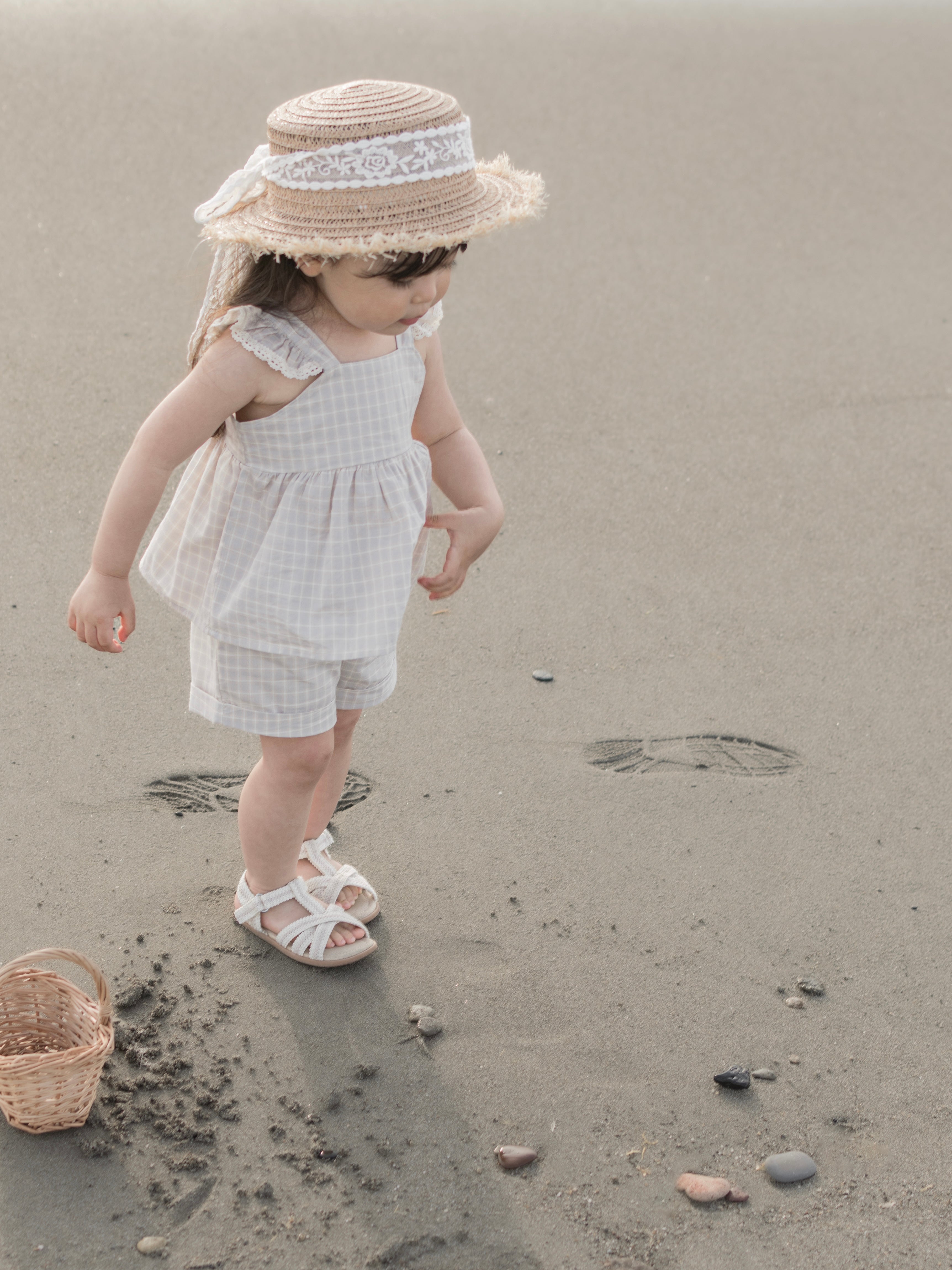 Seashell frill blouse