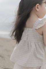 Seashell frill blouse