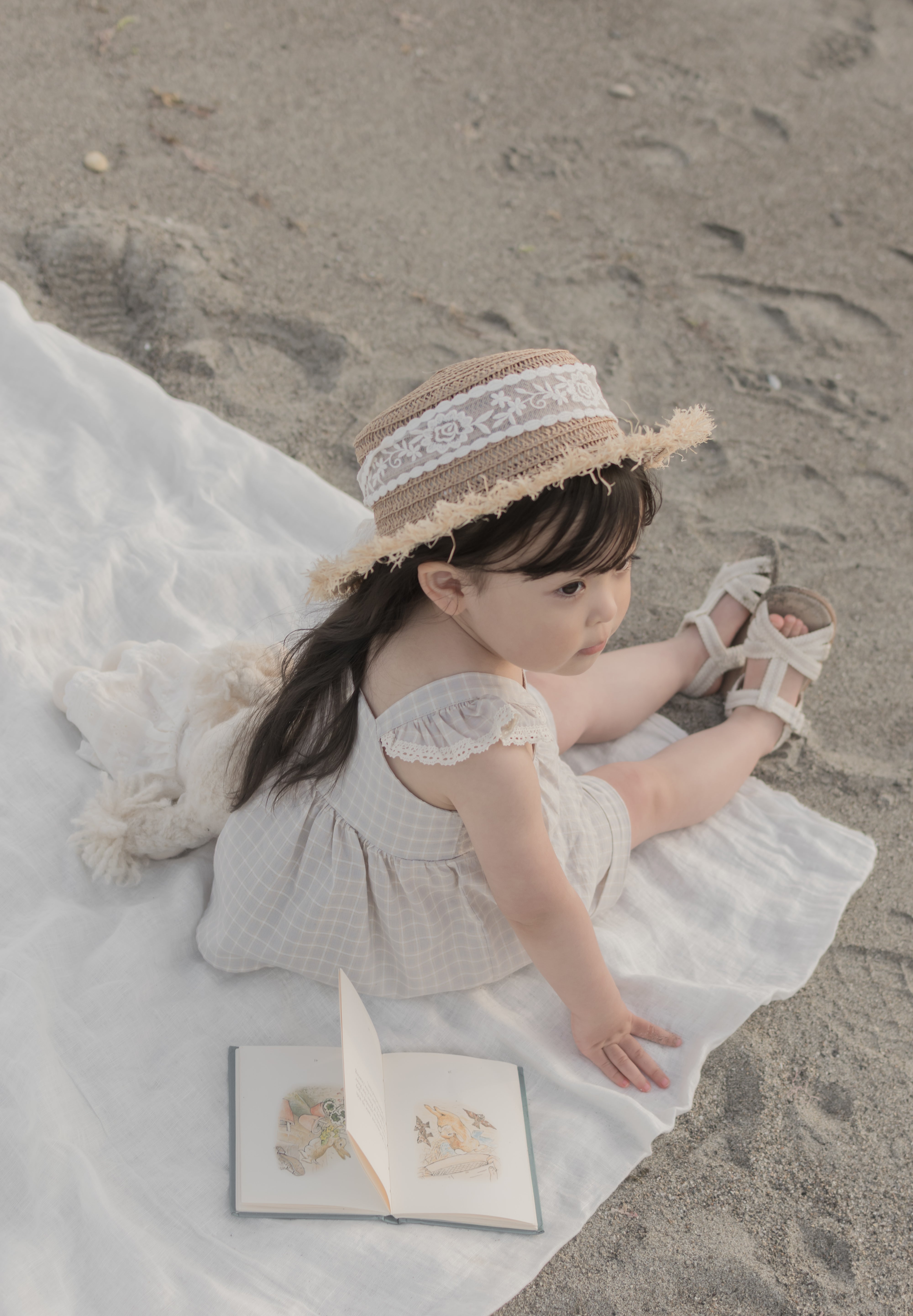 Seashell frill blouse