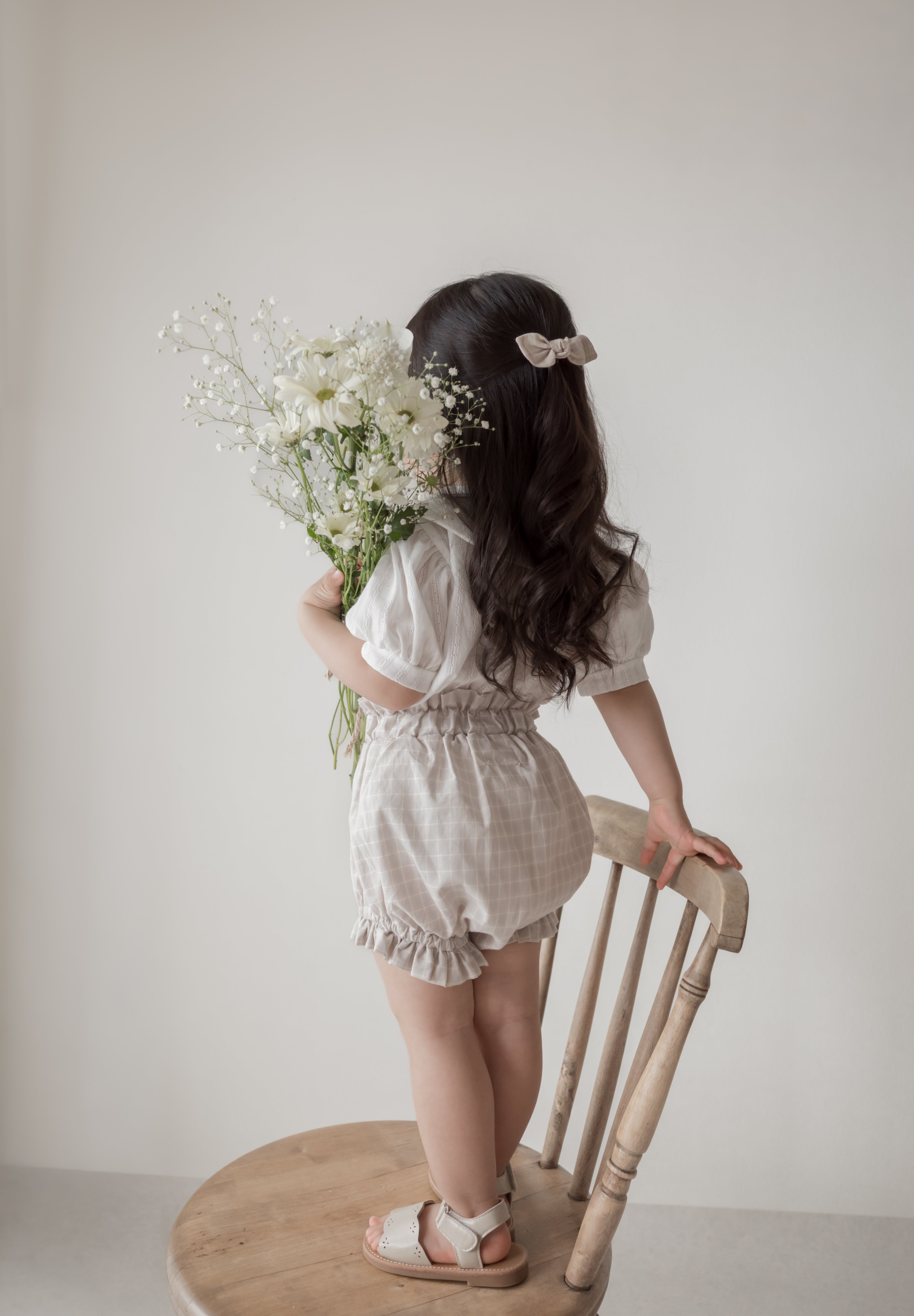 Seashell collar blouse