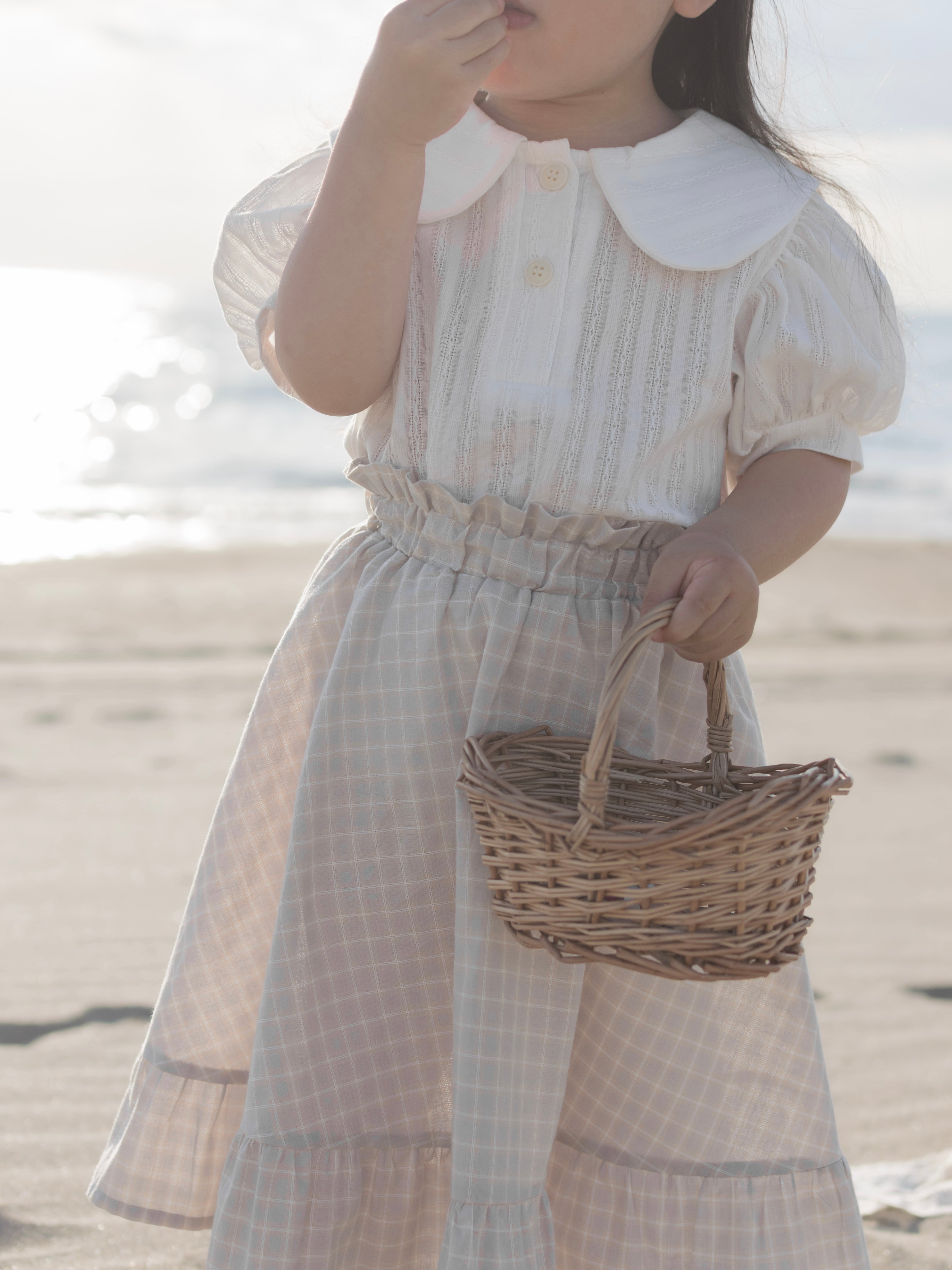 Seashell collar blouse