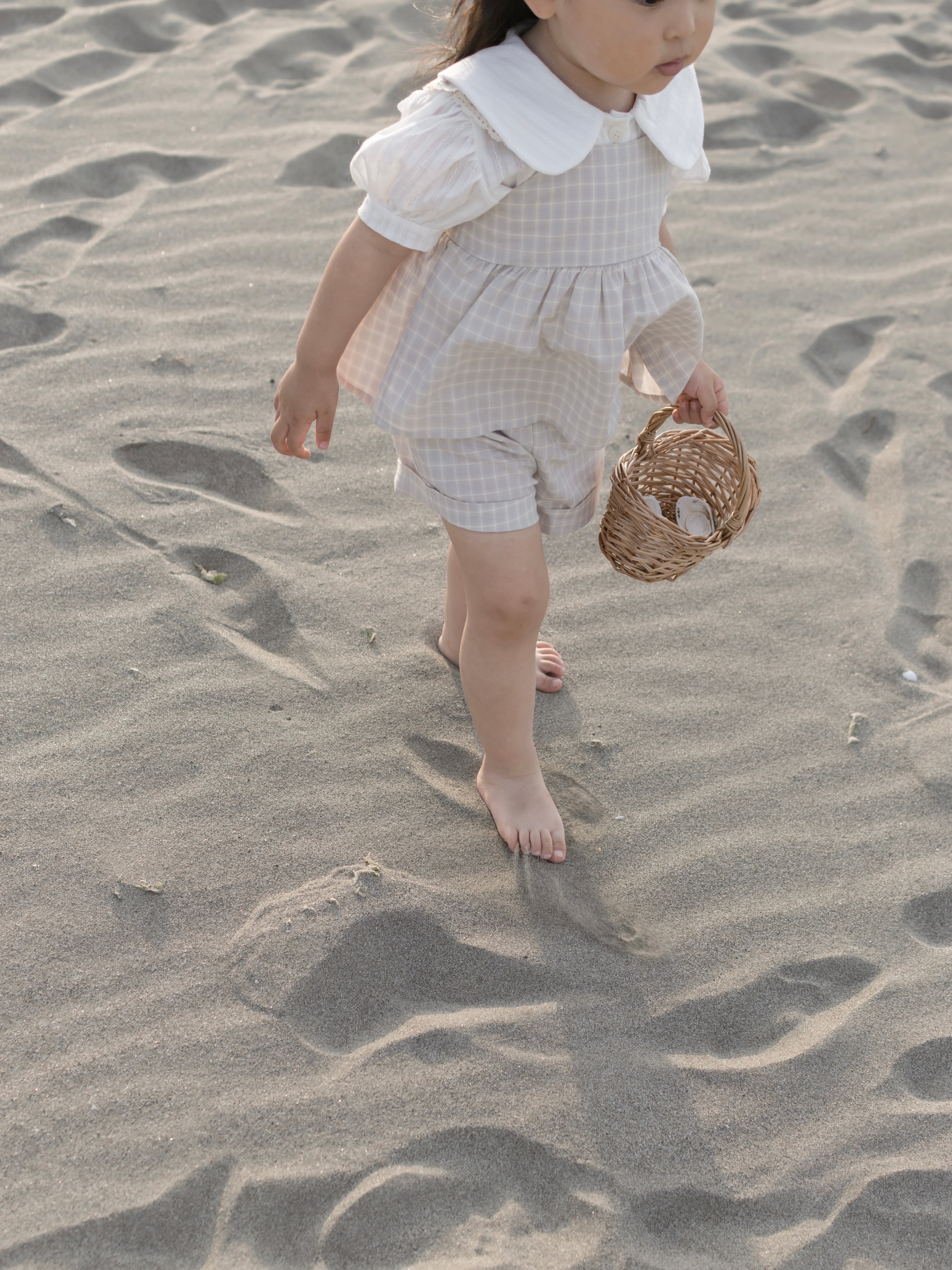 Seashell frill blouse
