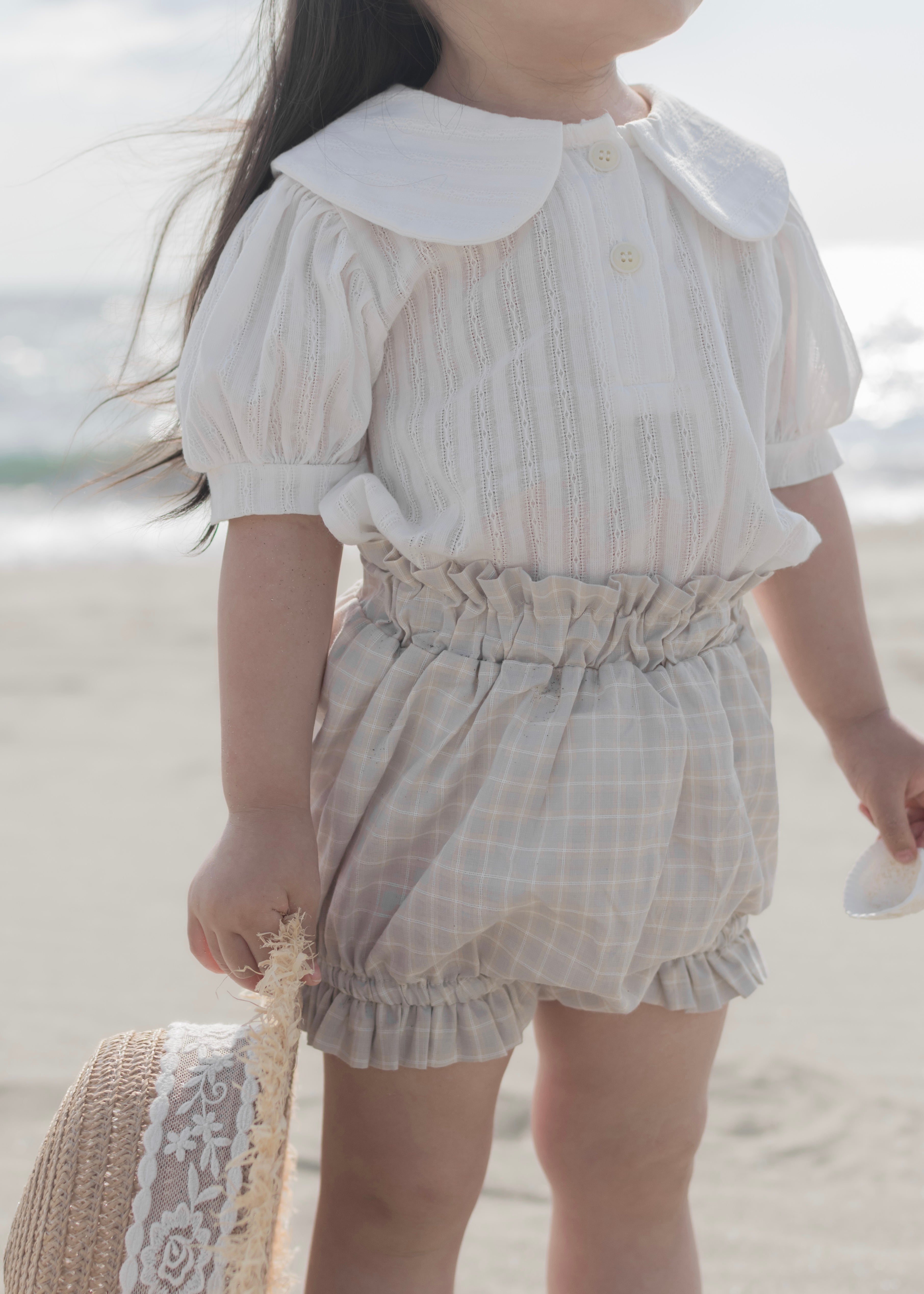 Seashell collar blouse