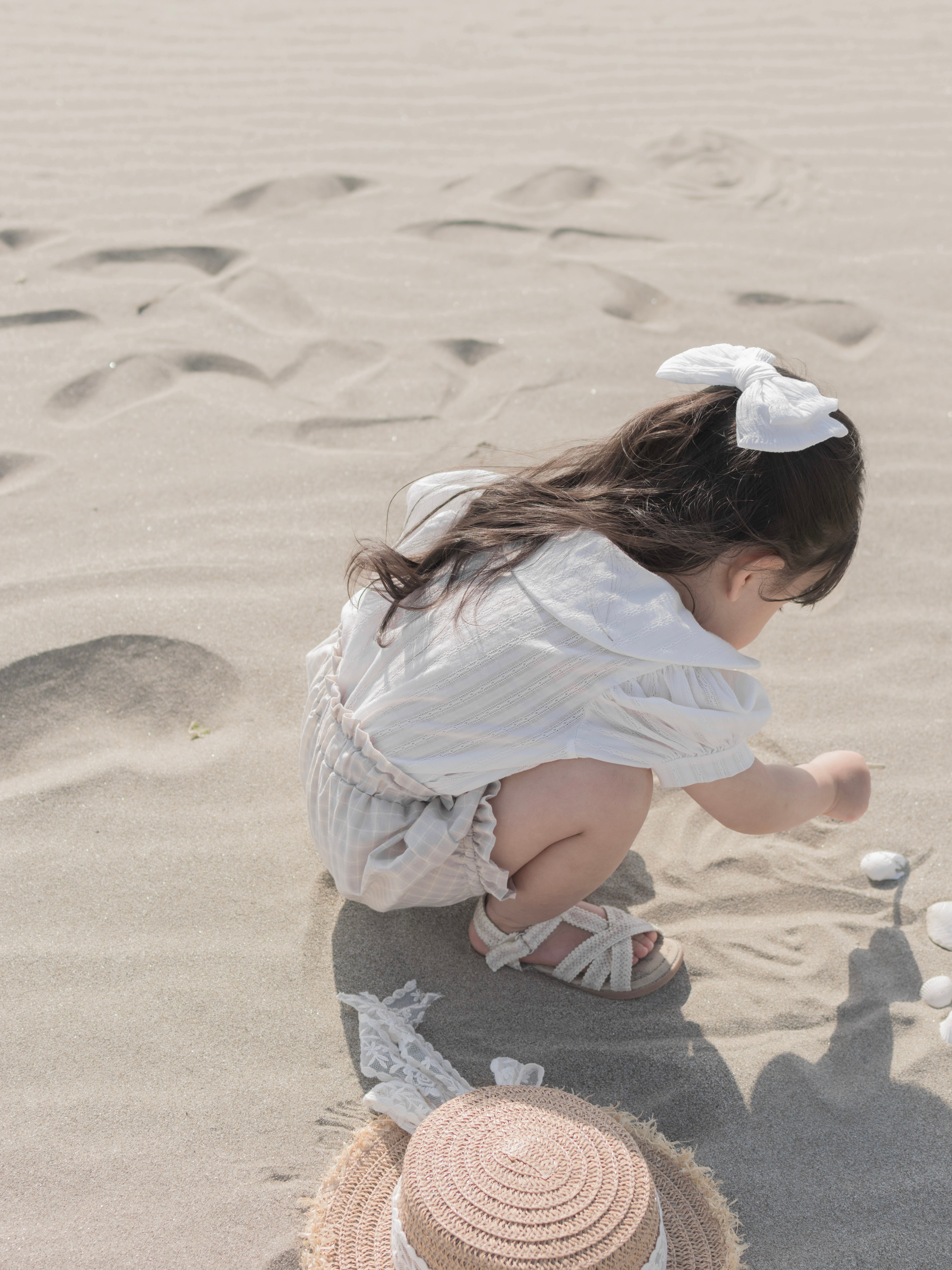 Seashell collar blouse