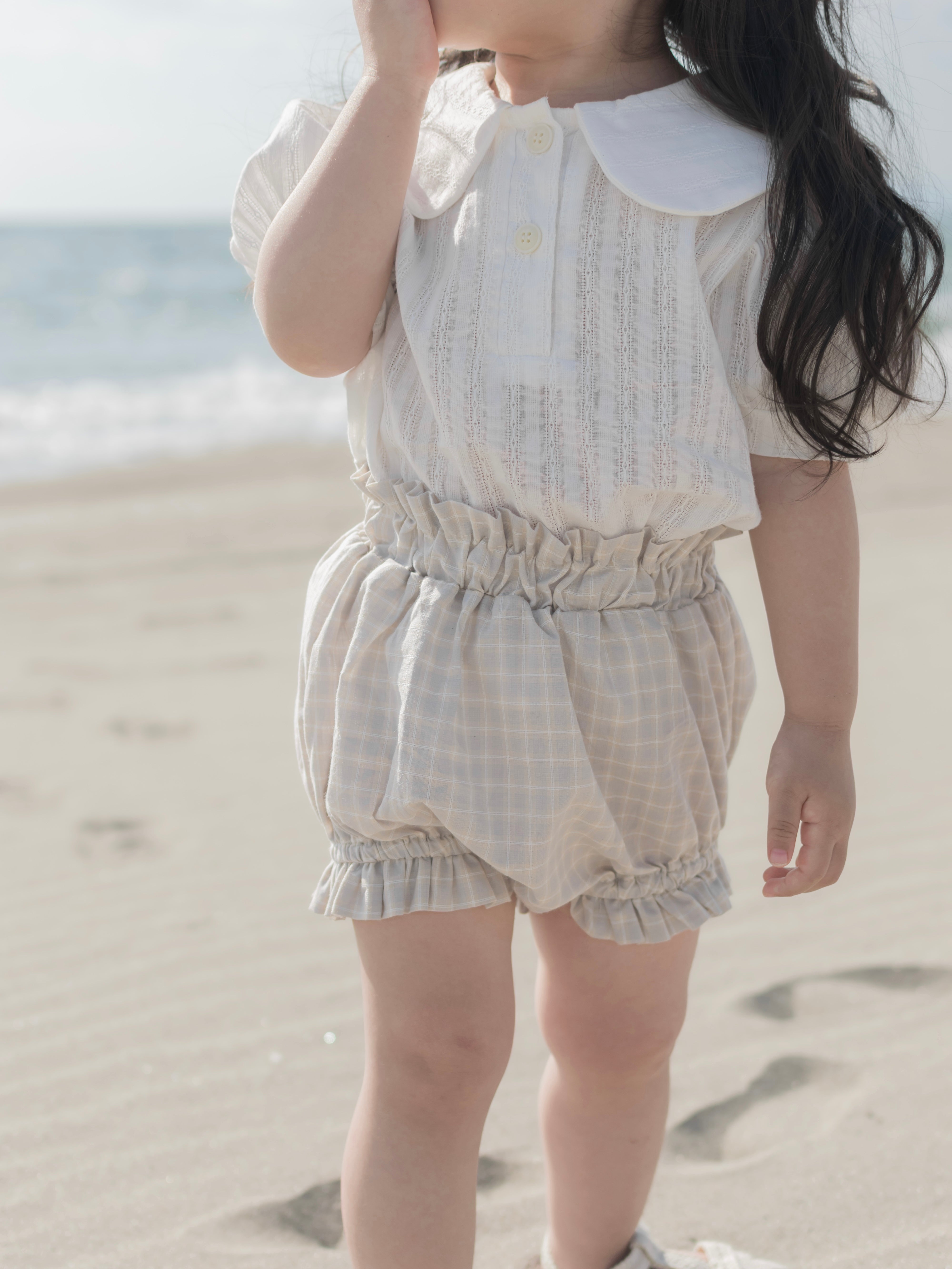 Seashell collar blouse