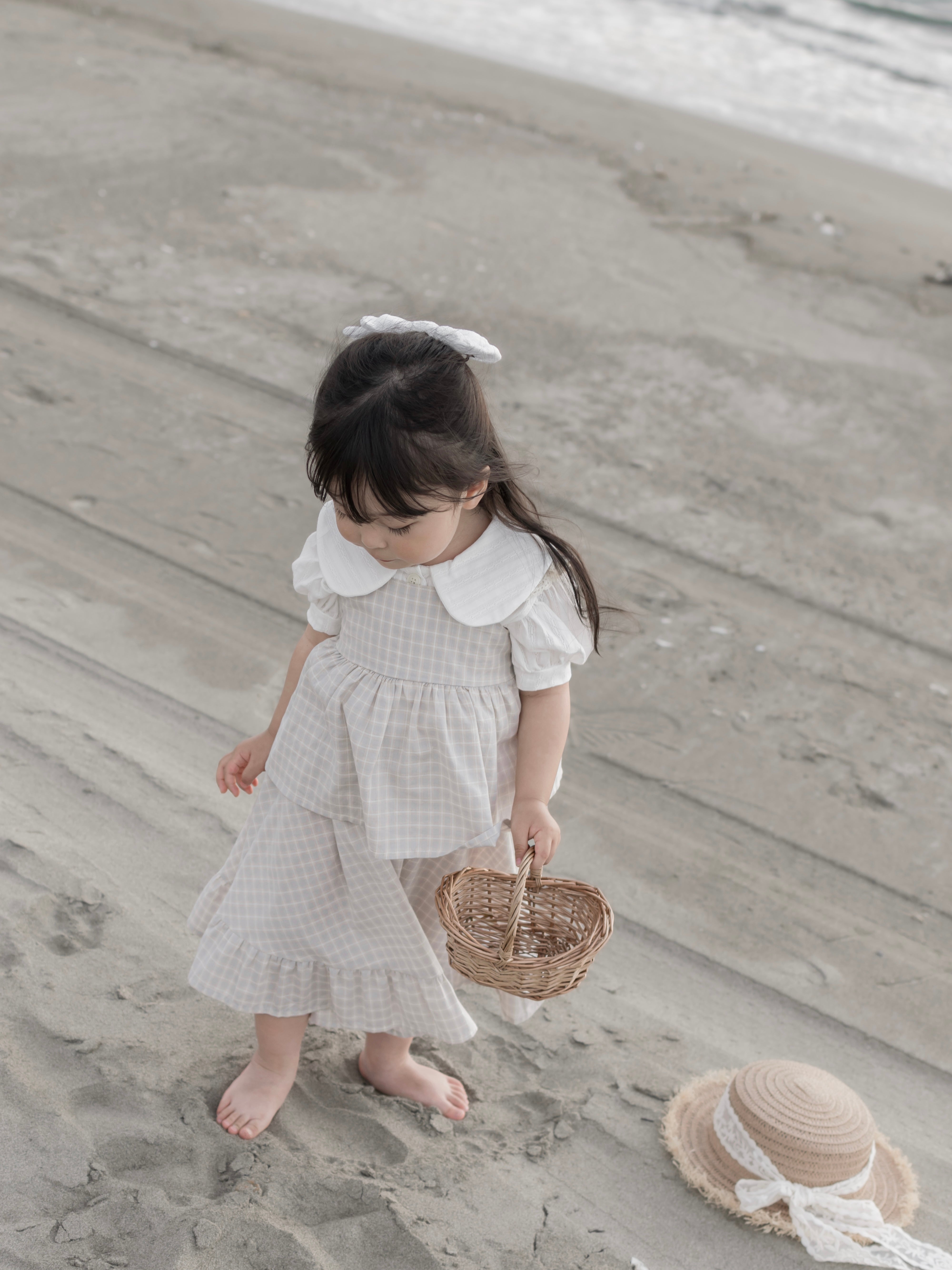 Seashell frill blouse