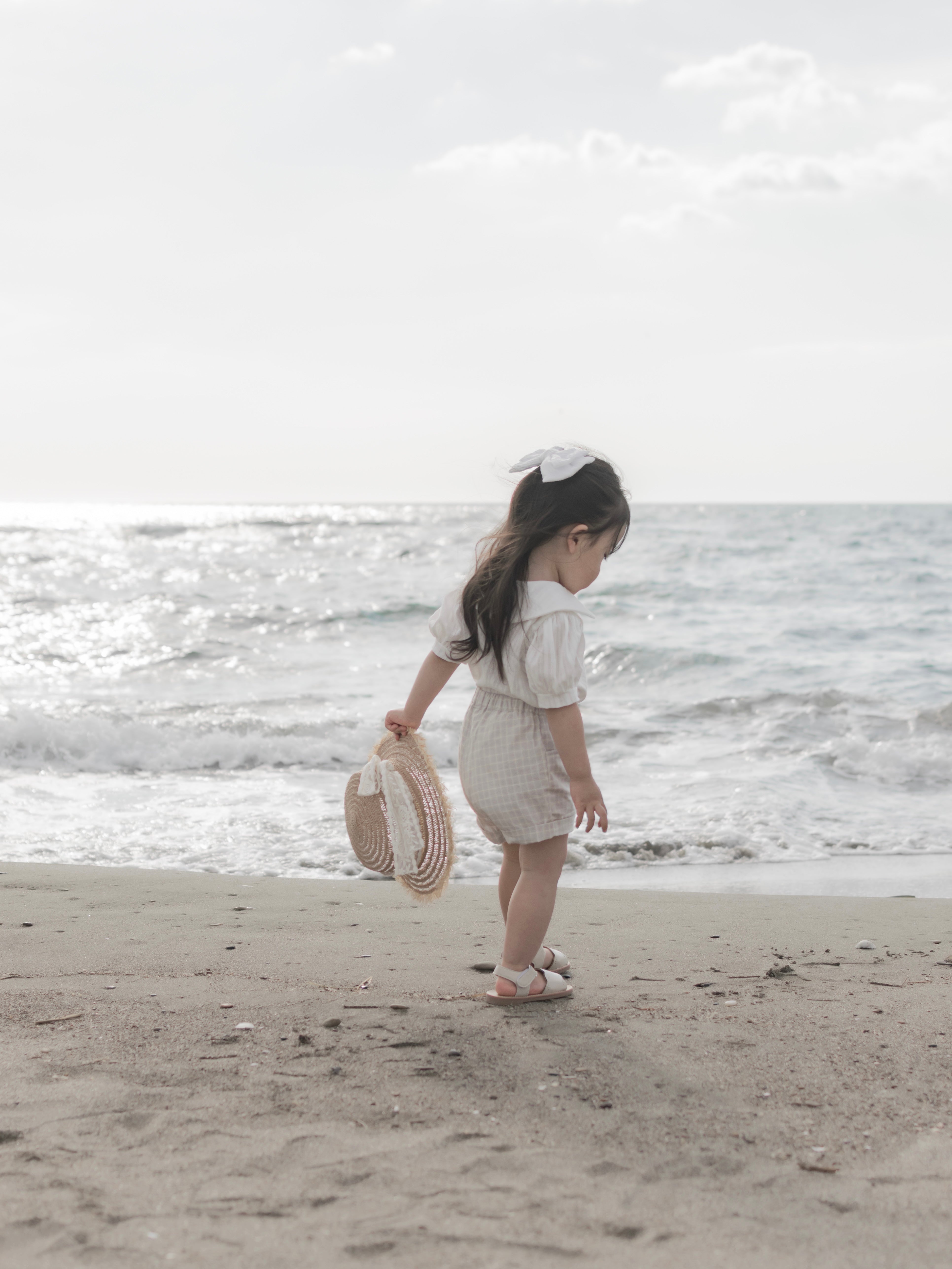 Seashell collar blouse
