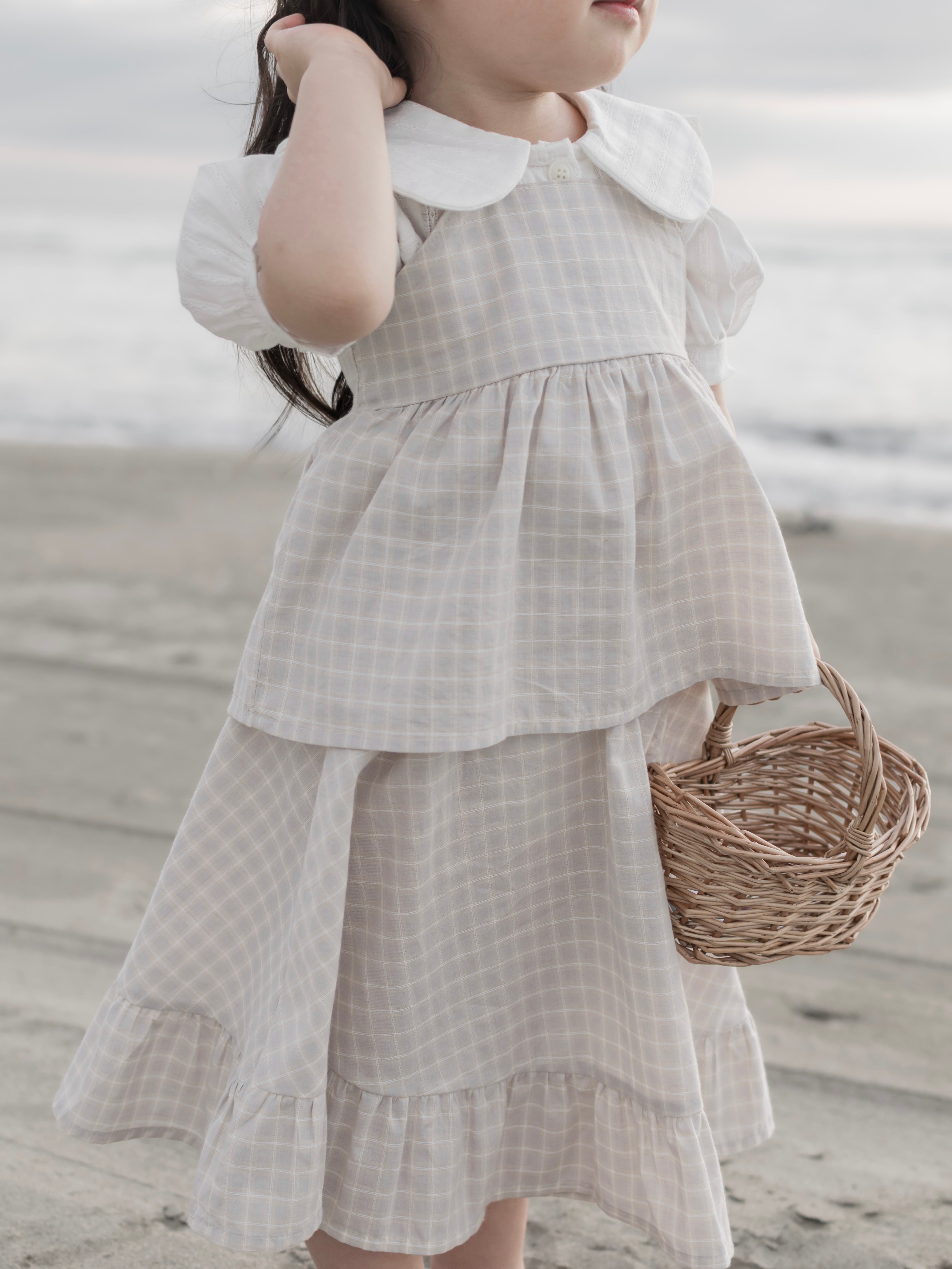 Seashell frill blouse