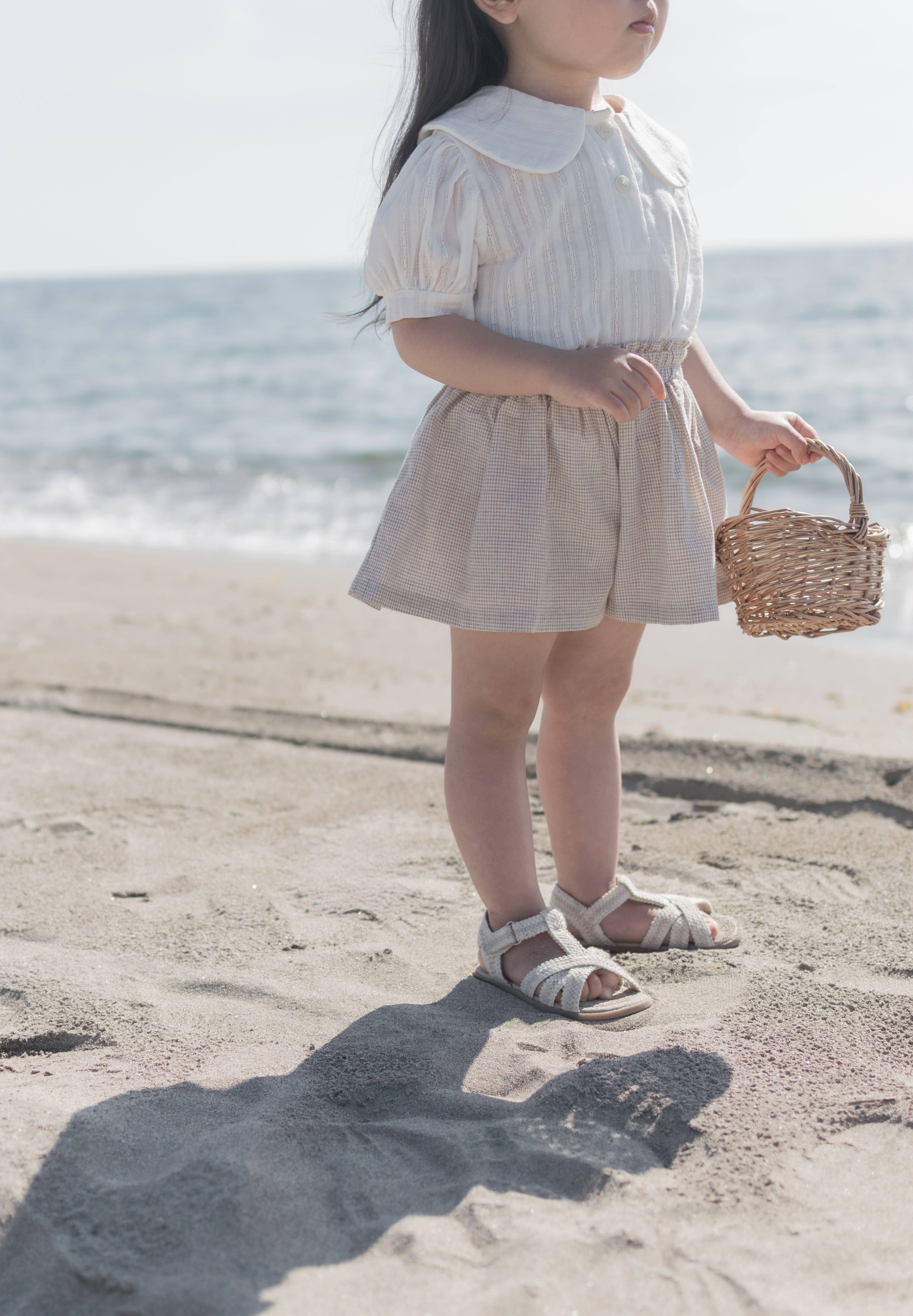 Seashell collar blouse
