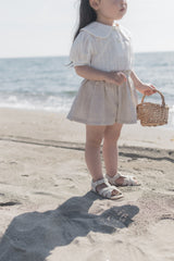 Seashell collar blouse