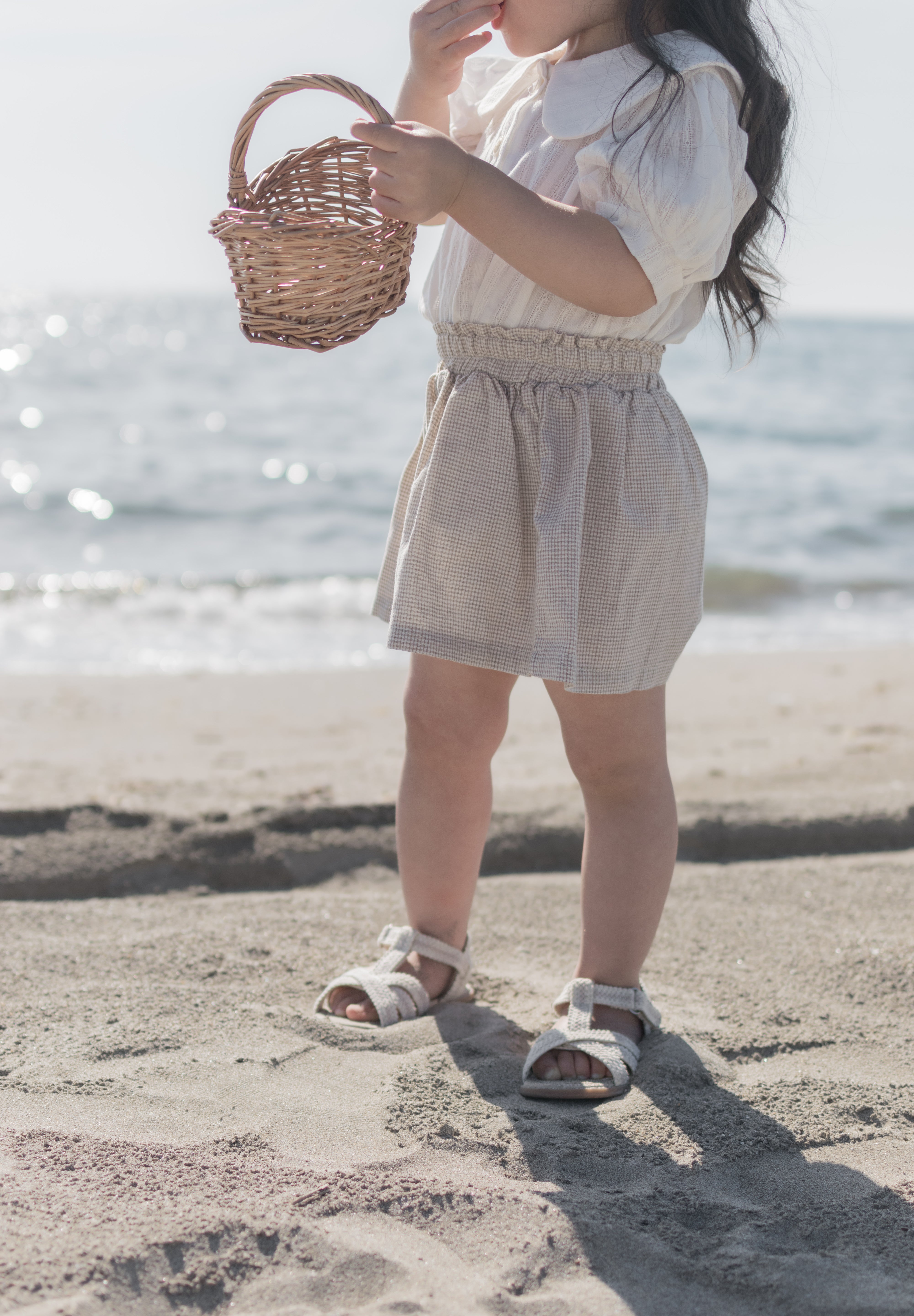 Seashell collar blouse
