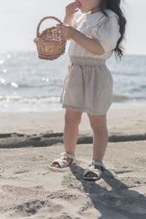 Seashell collar blouse