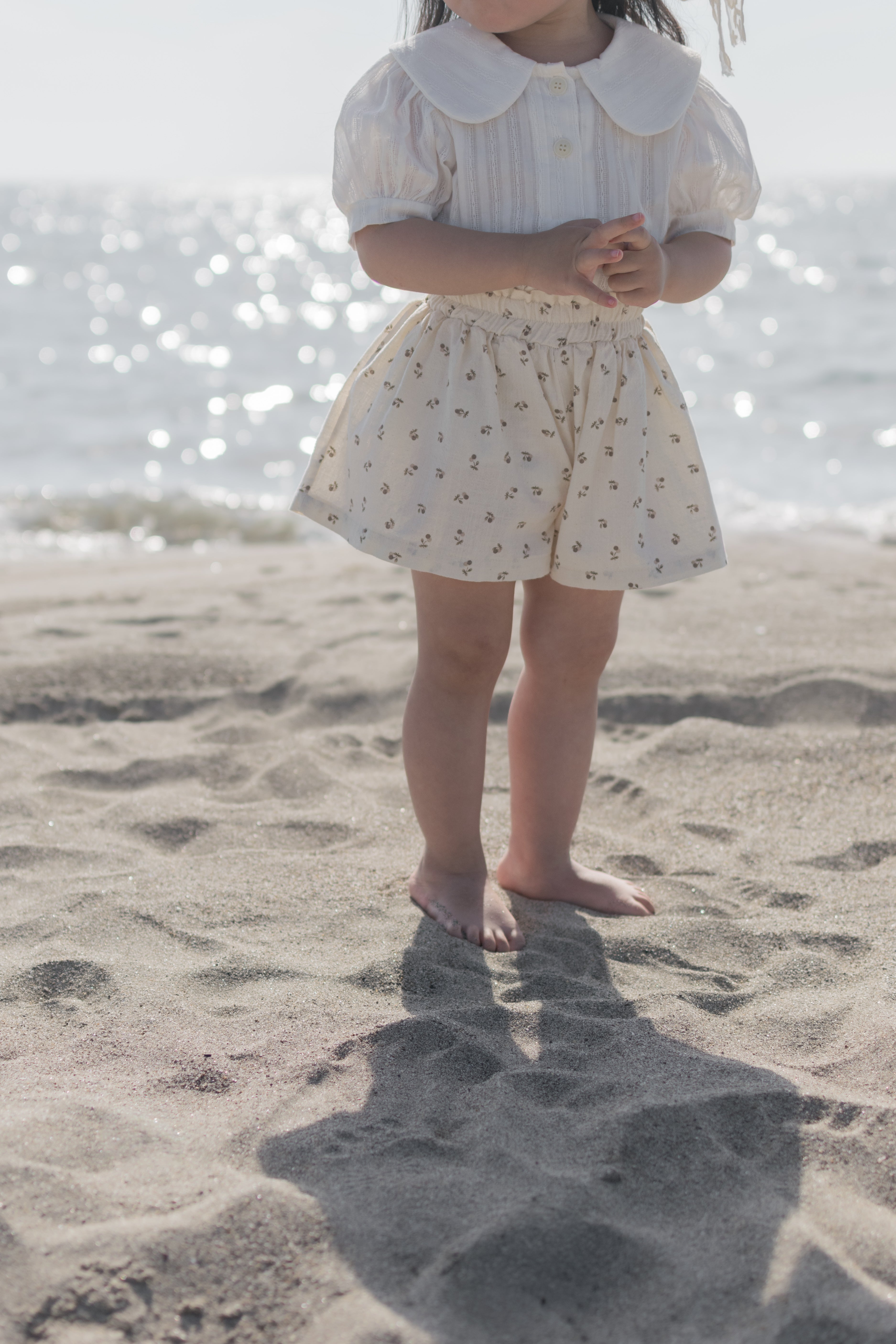 Seashell collar blouse