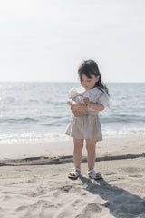 Seashell collar blouse